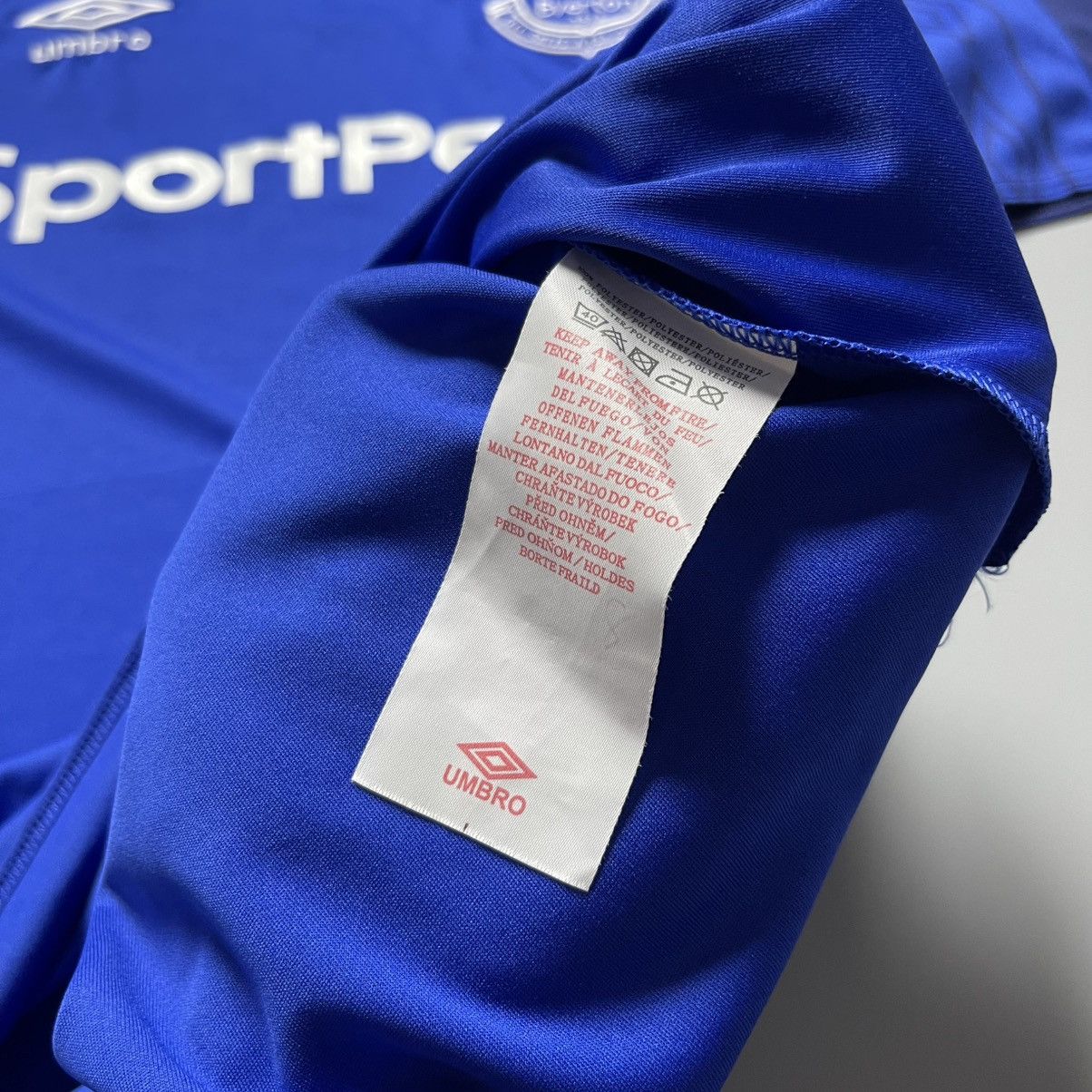 Umbro EVERTON UMBRO 2017/2018 FOOTBALL HOME JERSEY #7 BOLASIE Size US XL / EU 56 / 4 - 10 Thumbnail