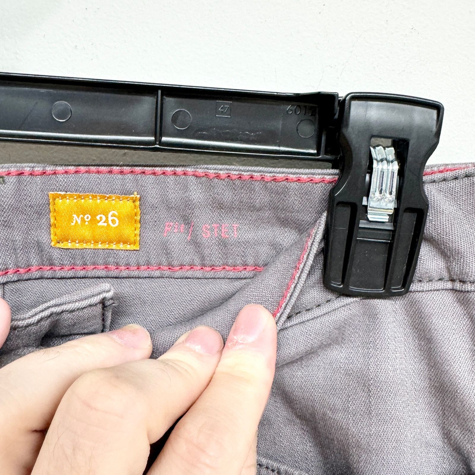 Anthropologie Anthropologie Pilcro Cropped Jeans, Size 26, Gray Stet Fit Size 26" / US 2 / IT 38 - 3 Thumbnail