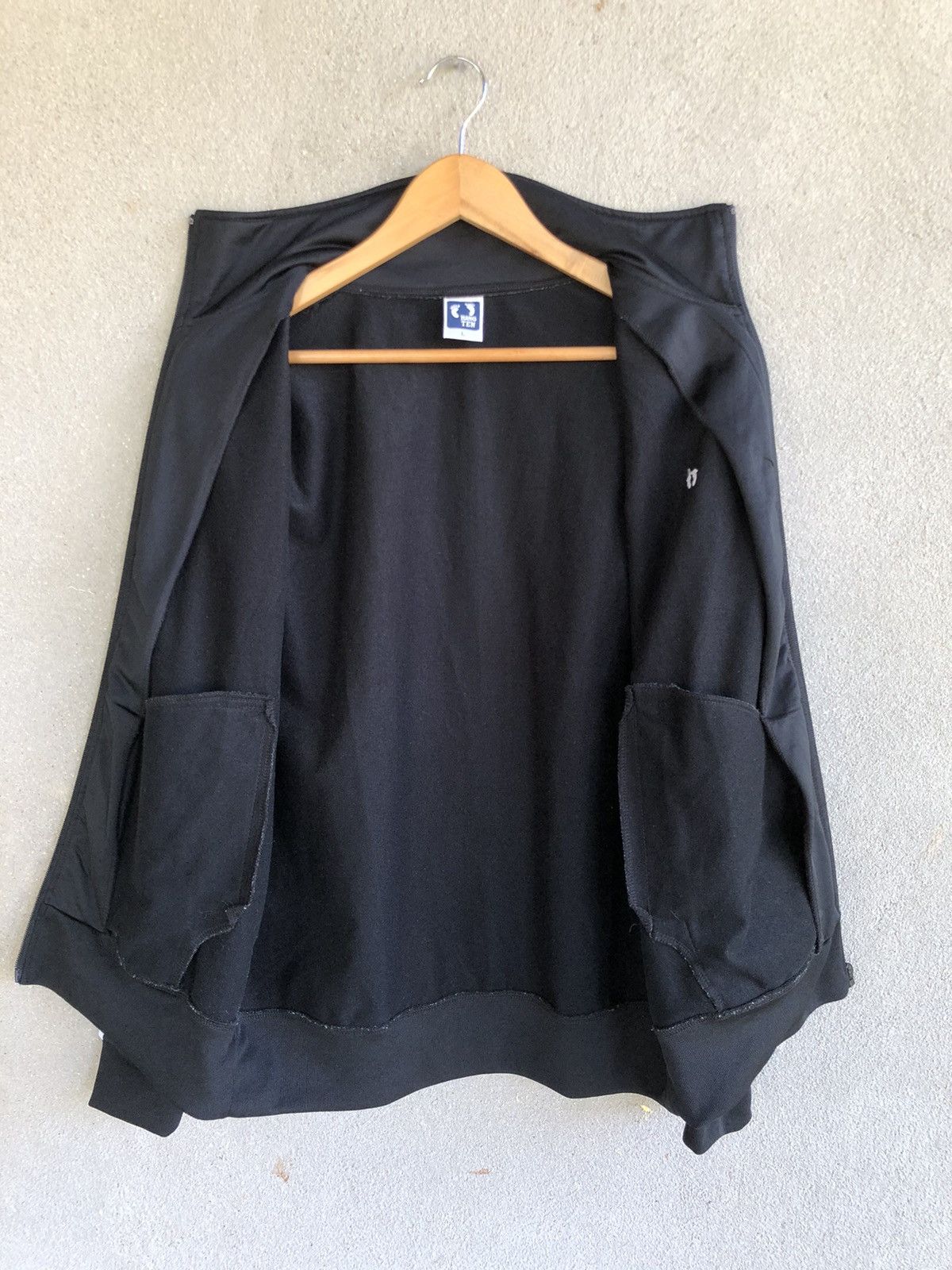 Hang Ten Hang ten black tracktop Size US M / EU 48-50 / 2 - 3 Thumbnail