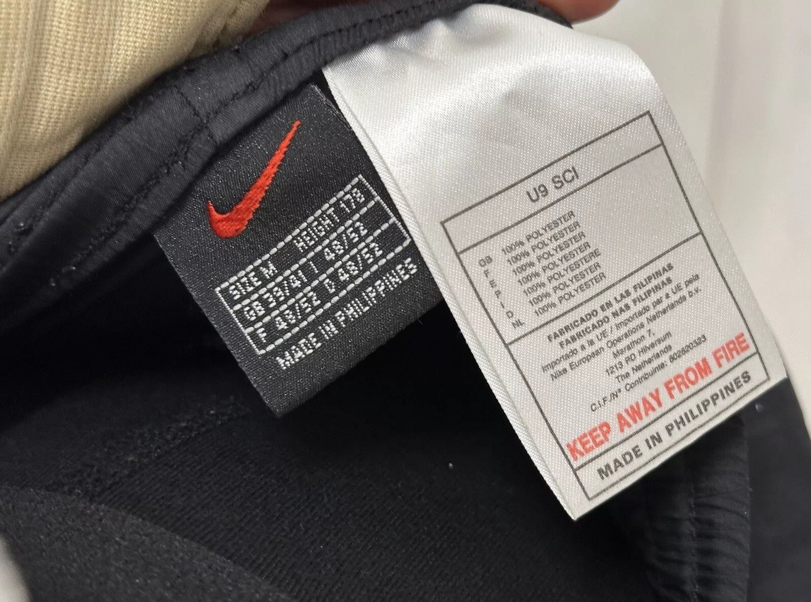 Nike VINTAGE 2000s NIKE NYLON Track Sniny y2k PANTS Y2K MENS Size US 32 / EU 48 - 13 Thumbnail