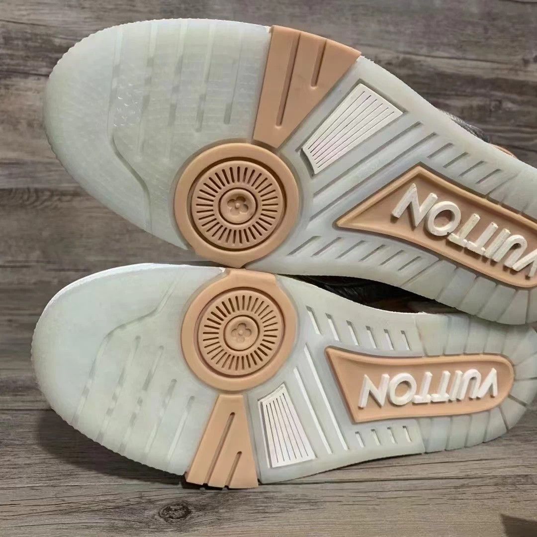 Louis Vuitton LV Trainer Silver UK8.5/42.5 MINT Size US 9.5 / EU 42-43 - 8 Thumbnail