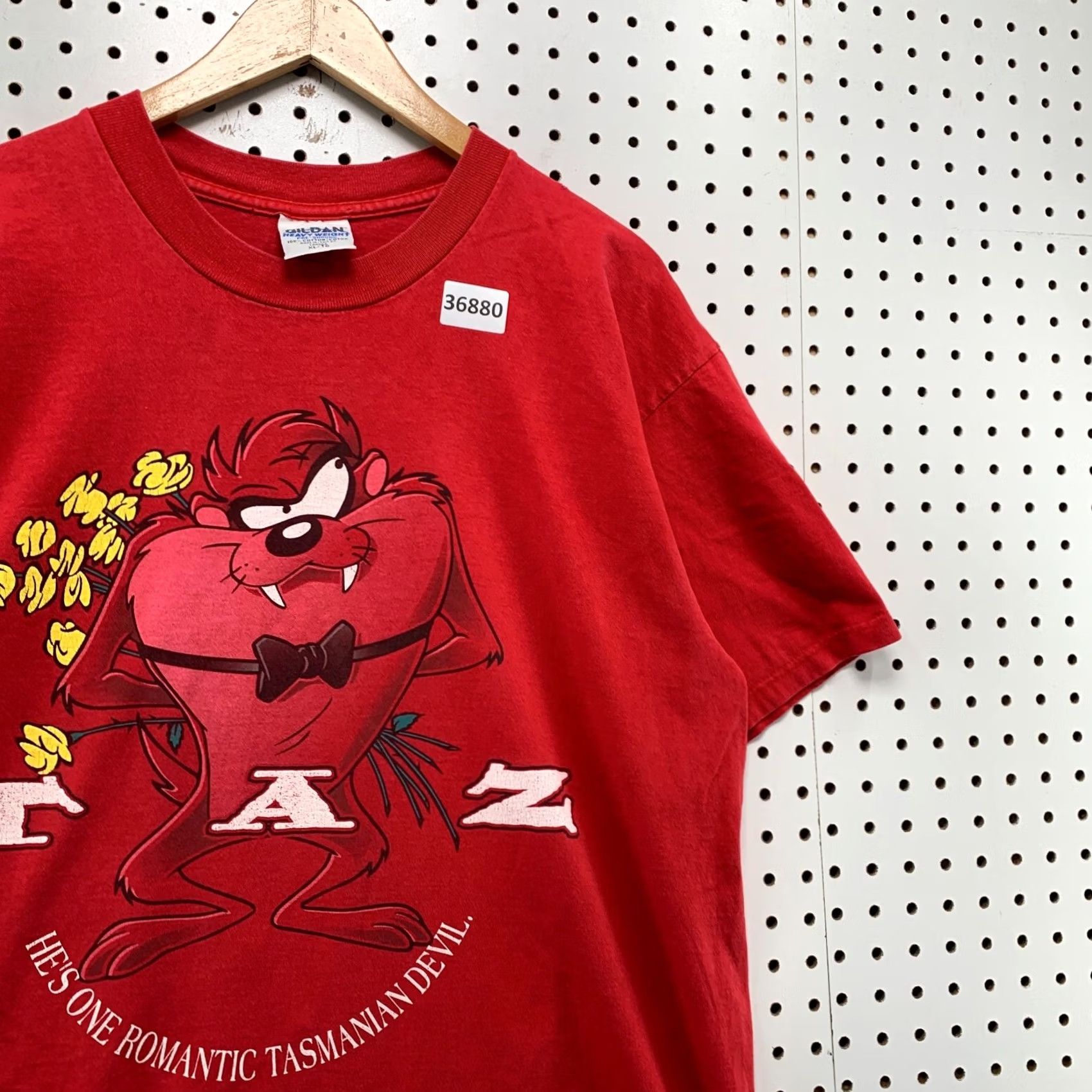 Gildan VINTAGE 90s Taz Tasmanian Devil Love Shirt Mens XL Red Graphic Size US XL / EU 56 / 4 - 5 Thumbnail