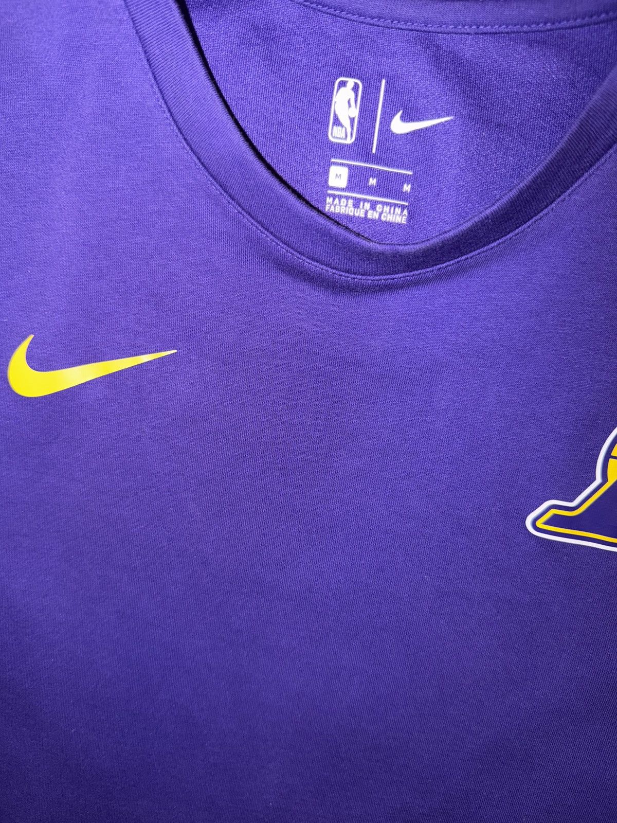 Nike Los Angeles Lakers Shirt Mens Medium Purple Pre-Game Size US M / EU 48-50 / 2 - 4 Thumbnail