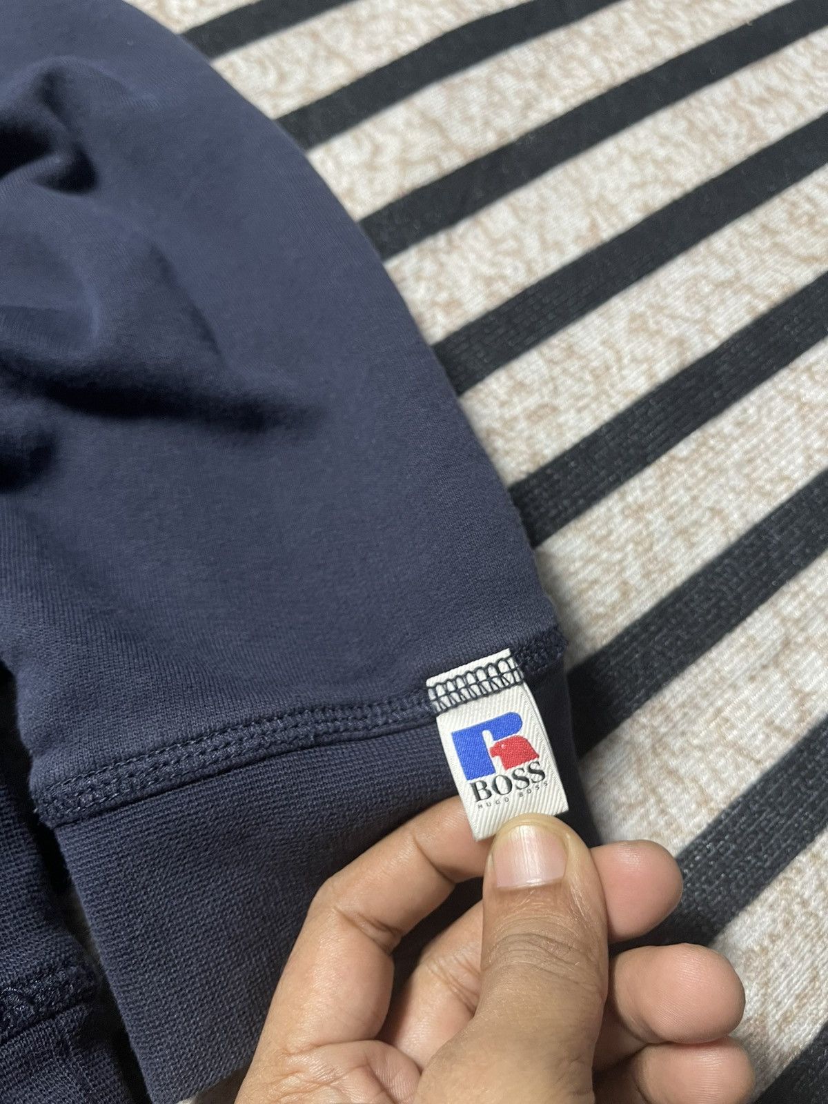 Russell Athletic 2000s RUSSELL ATHLETIC X HUGO BOSS SPELLOUT HOODIE Size US L / EU 52-54 / 3 - 7 Thumbnail