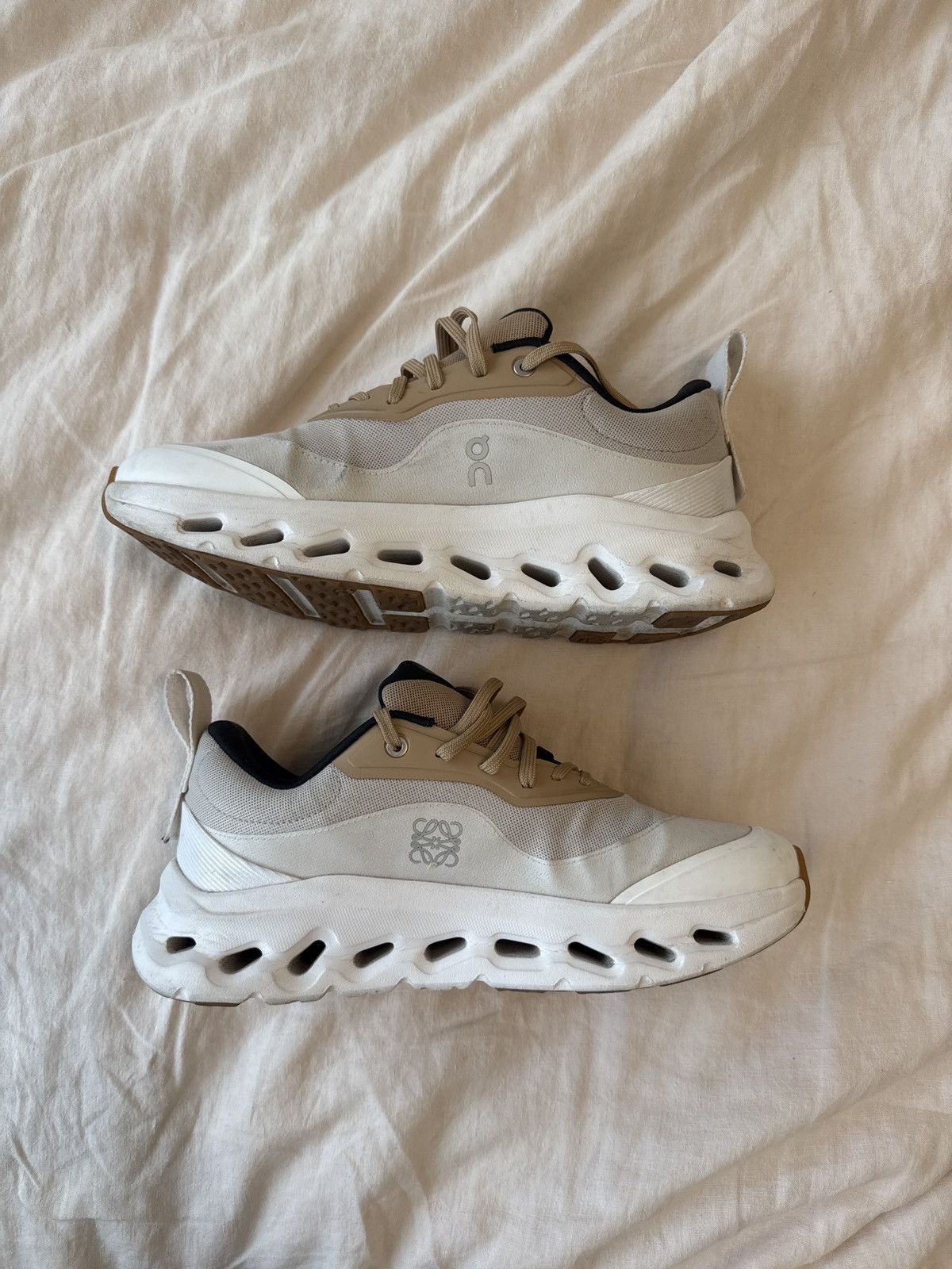 Loewe × On Cloudtilt LOEWE 2 Tan White/Gum Size US 8 / EU 41 - 1 Thumbnail