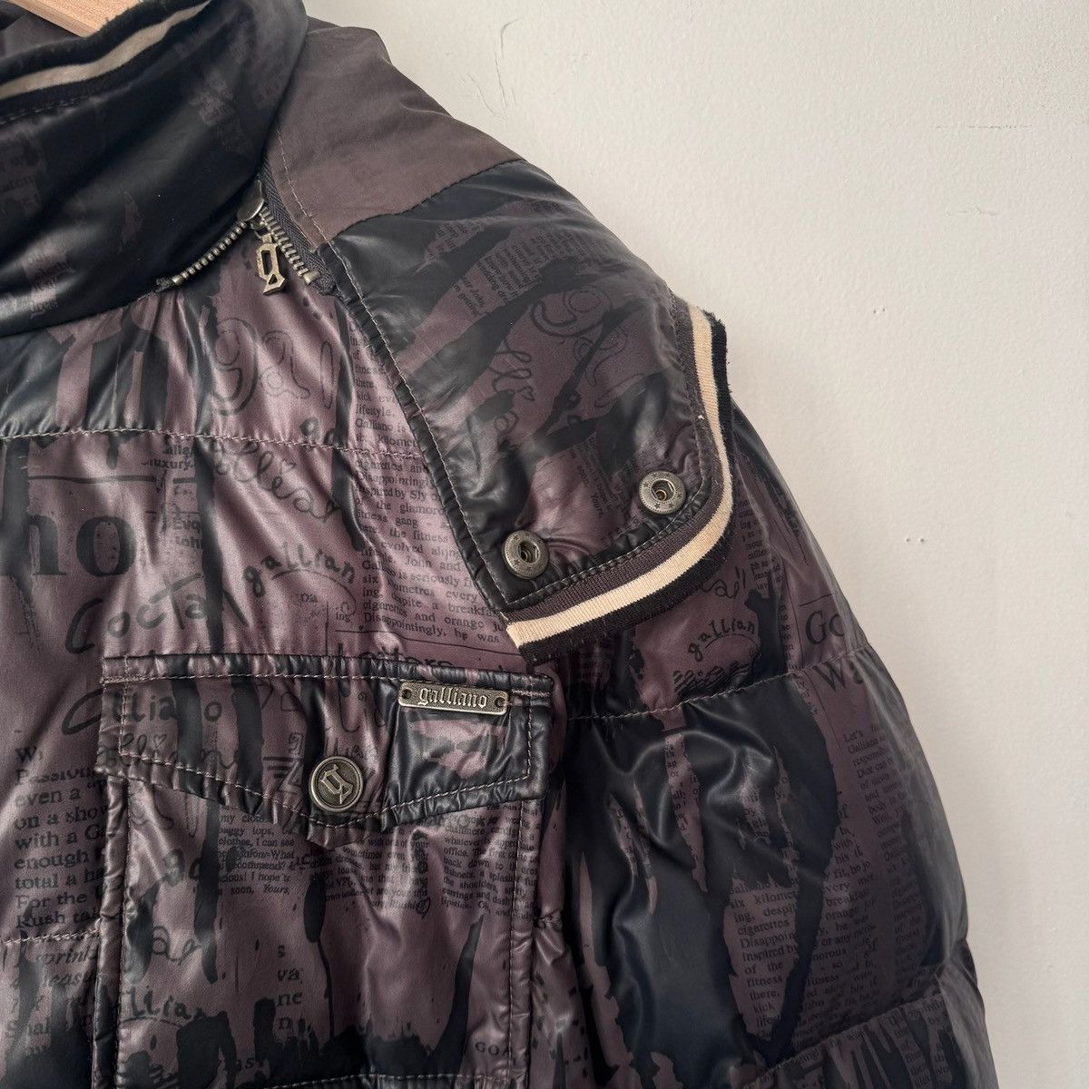 John Galliano AW2010 John Galliano Magazine Newspapers Hood Puffer Jacket Size US M / EU 48-50 / 2 - 5 Thumbnail