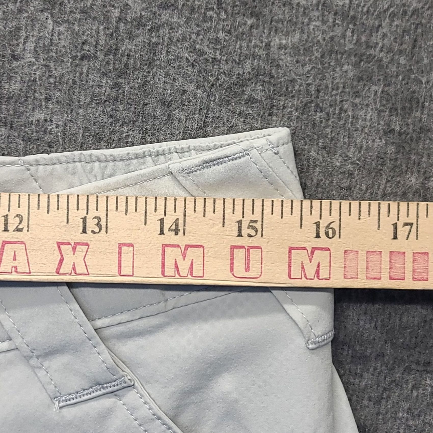 Vintage Columbia PFG Shorts Womens 10 Regular Mid Rise Hiking Fishing Outdoor Nylon Gray Microfiber 7in Inseam Pockets UPF Quick Dry Size 32" / US 10 / IT 46 - 4 Thumbnail