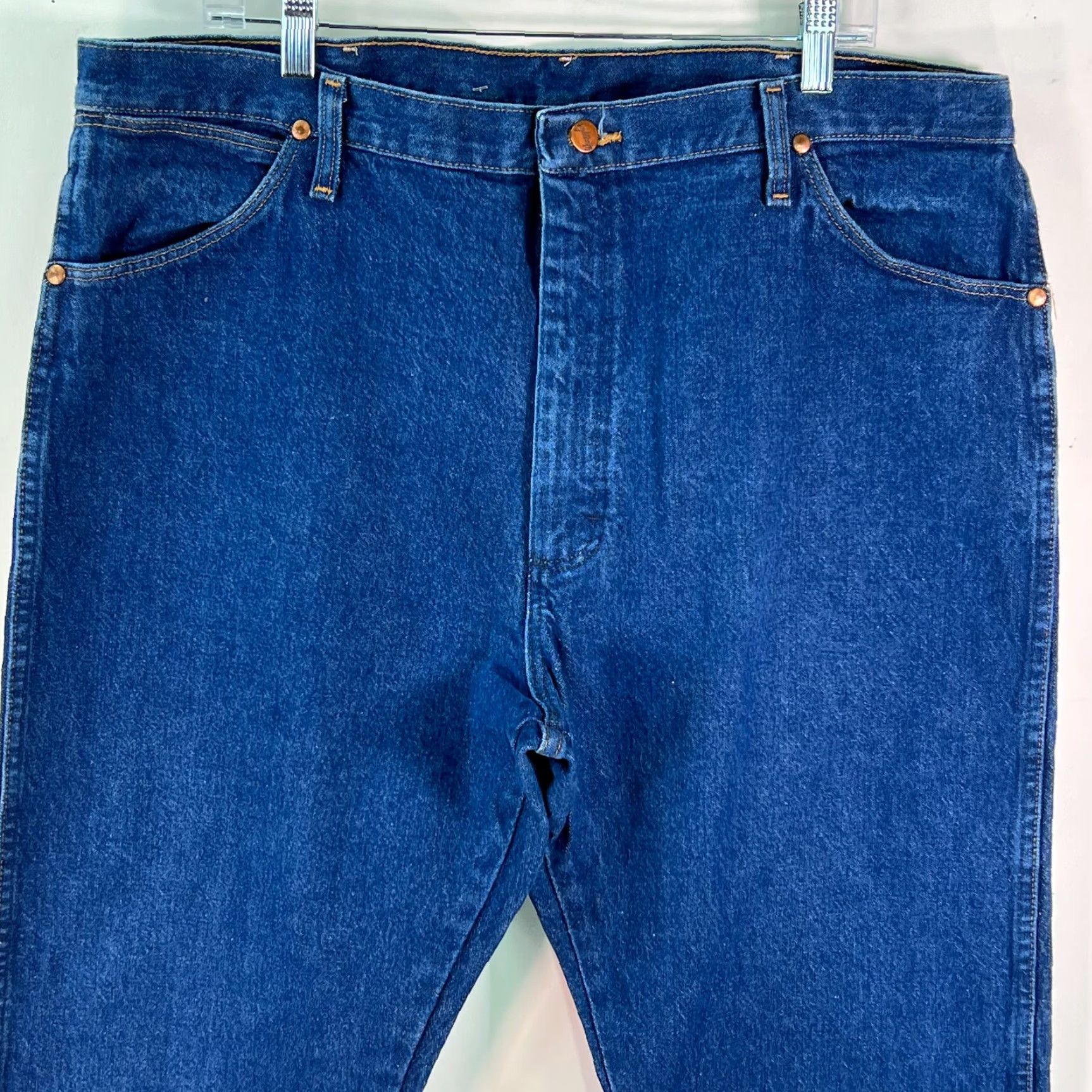 Wrangler Wrangler Mens Straight Jeans Blue Denim Size 40X30 Regular Rise Mid 29 Inseam 100% Cotton 5-Pocket Belt Loops N/A Size US 40 / EU 56 - 3 Thumbnail