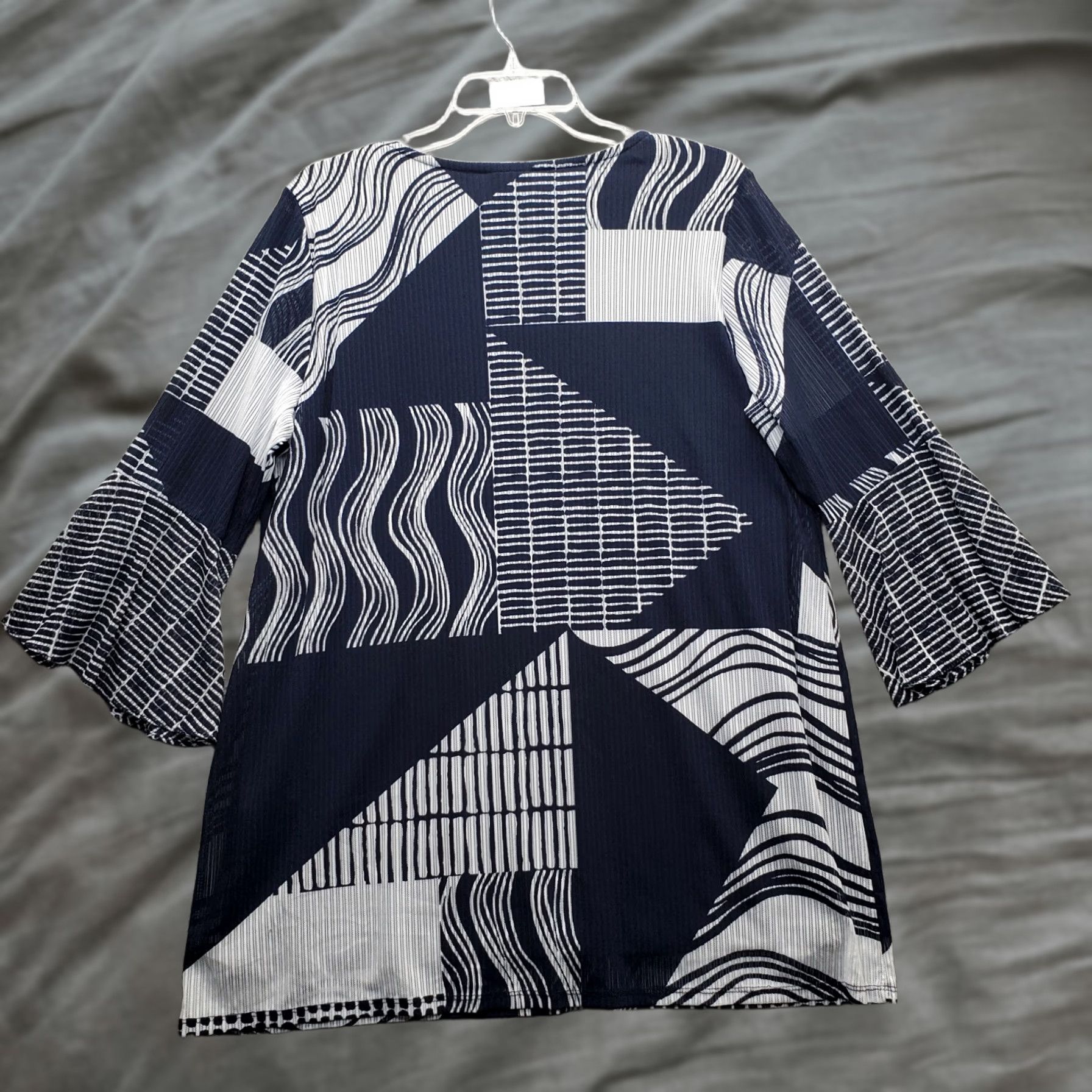 JM Collection JM Collection Tunic Top Womens XL Multi Geometric Lined Flared Sleeve Pullover Size XL / US 12-14 / IT 48-50 - 1 Thumbnail
