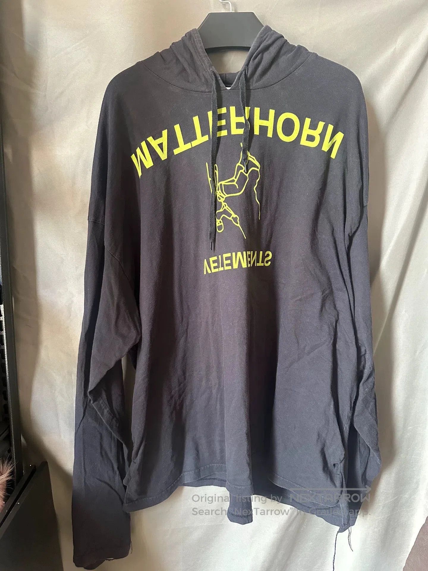 Vetements vetements oversized sweatshirt with irregular hem. Size US M / EU 48-50 / 2 - 1 Thumbnail