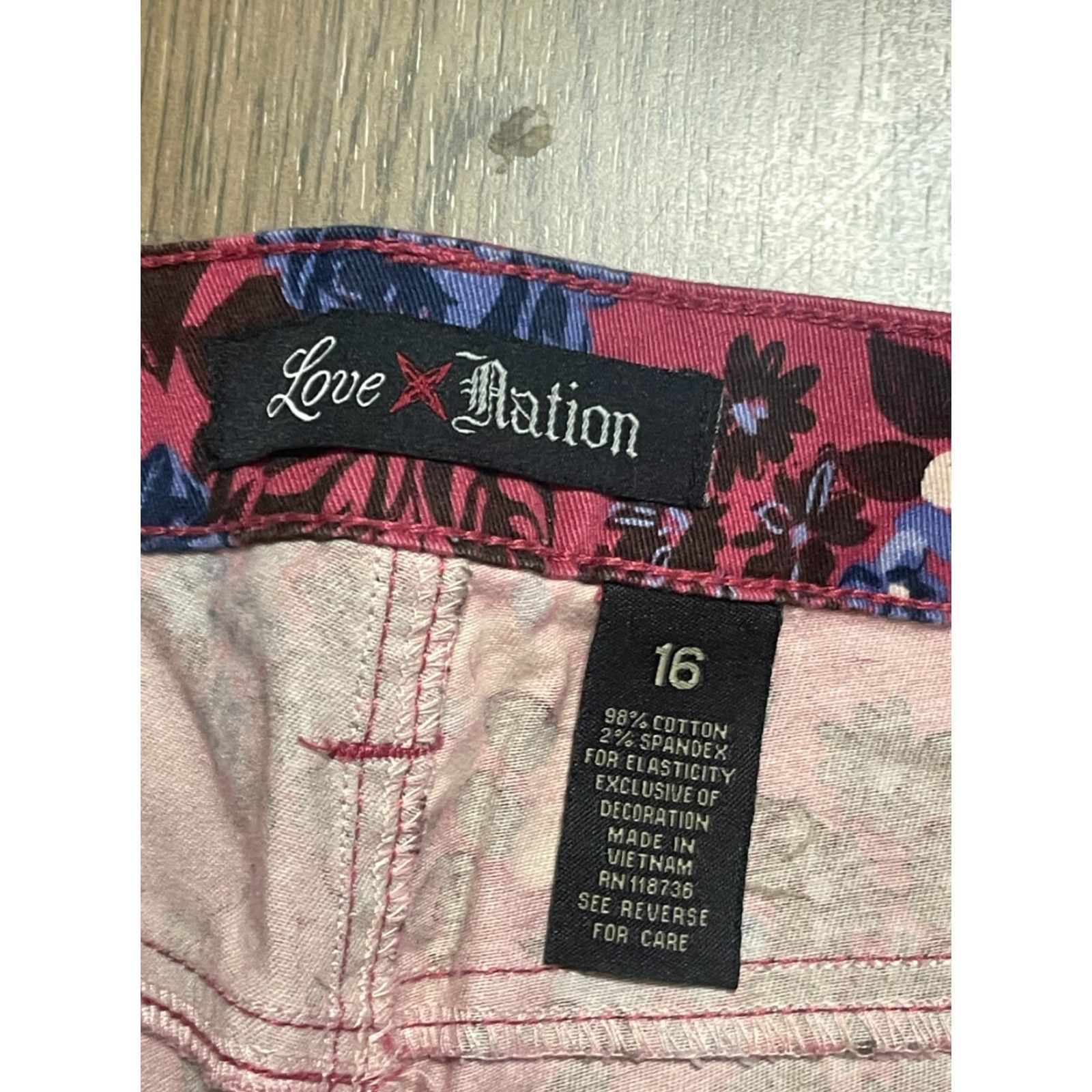 Vintage Love Nation Jeans Women's 16 Floral Skinny Denim Pink Blue Black White Regular Size 16 Inseam 29.5 in Class: Jeans Womens Size 38" / US 16 / IT 52 - 5 Thumbnail