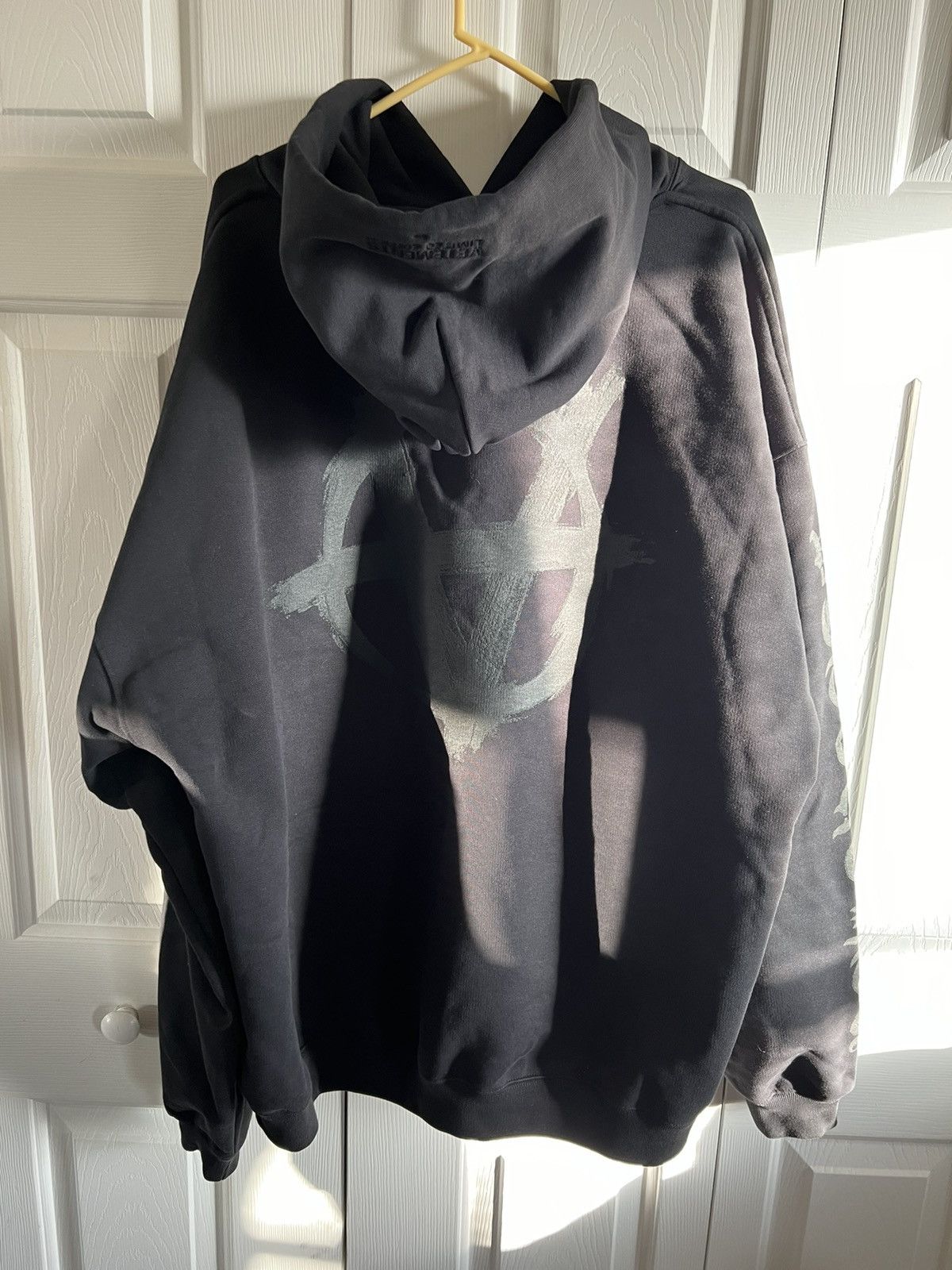 Vetements Double Anarchy hoodie size L Size US L / EU 52-54 / 3 - 2 Thumbnail