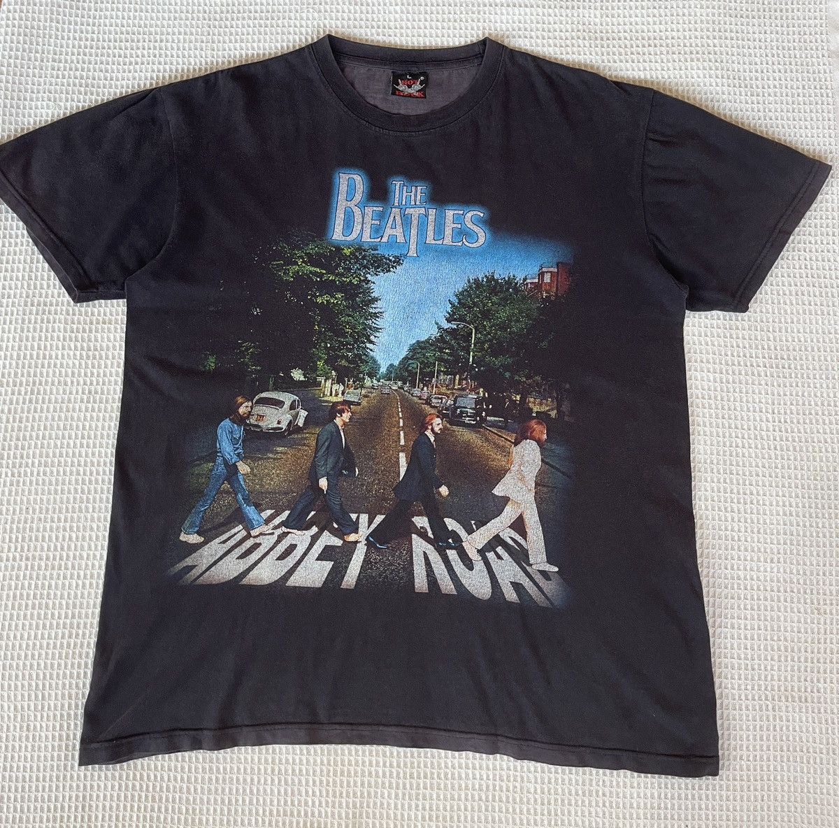 Band Tees Vintage90s Sun Faded 🔥THE BEATLES🔥Abbey Road Thrashed Tshirt Size US L / EU 52-54 / 3 - 10 Thumbnail