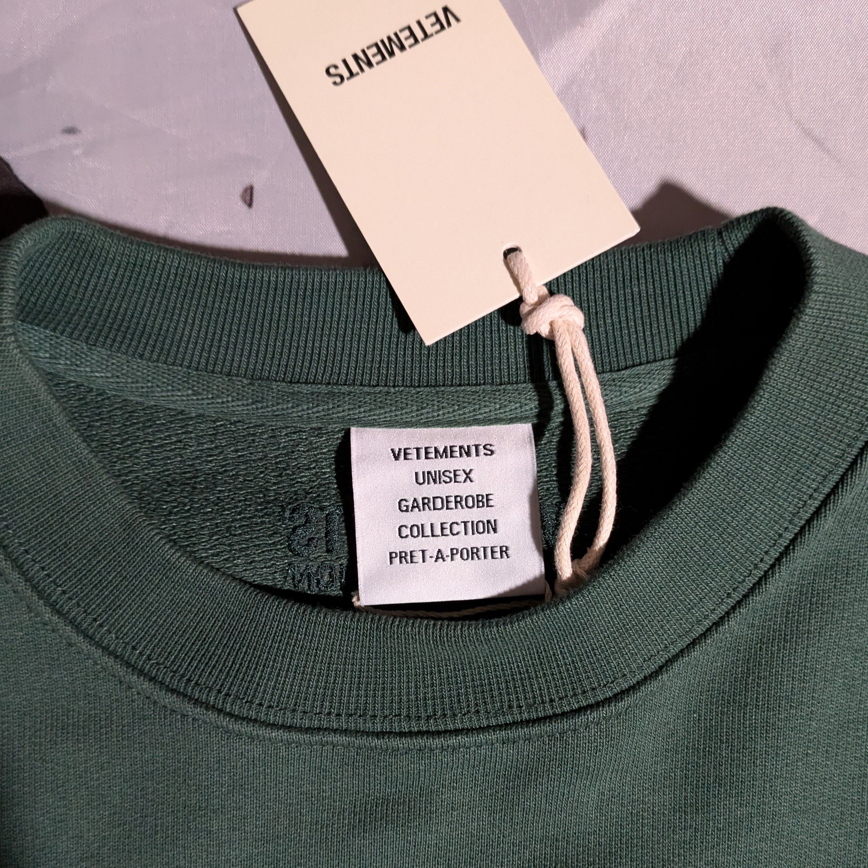 Vetements SWEAT SHIRT Size US S / EU 44-46 / 1 - 4 Thumbnail