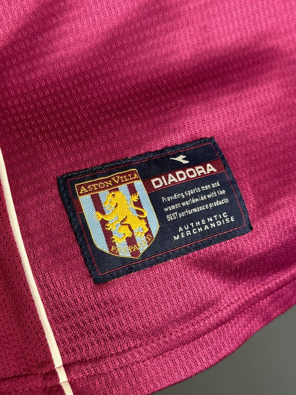 Diadora Aston Villa 00/01 Home Football Jersey Size US M / EU 48-50 / 2 - 4 Thumbnail