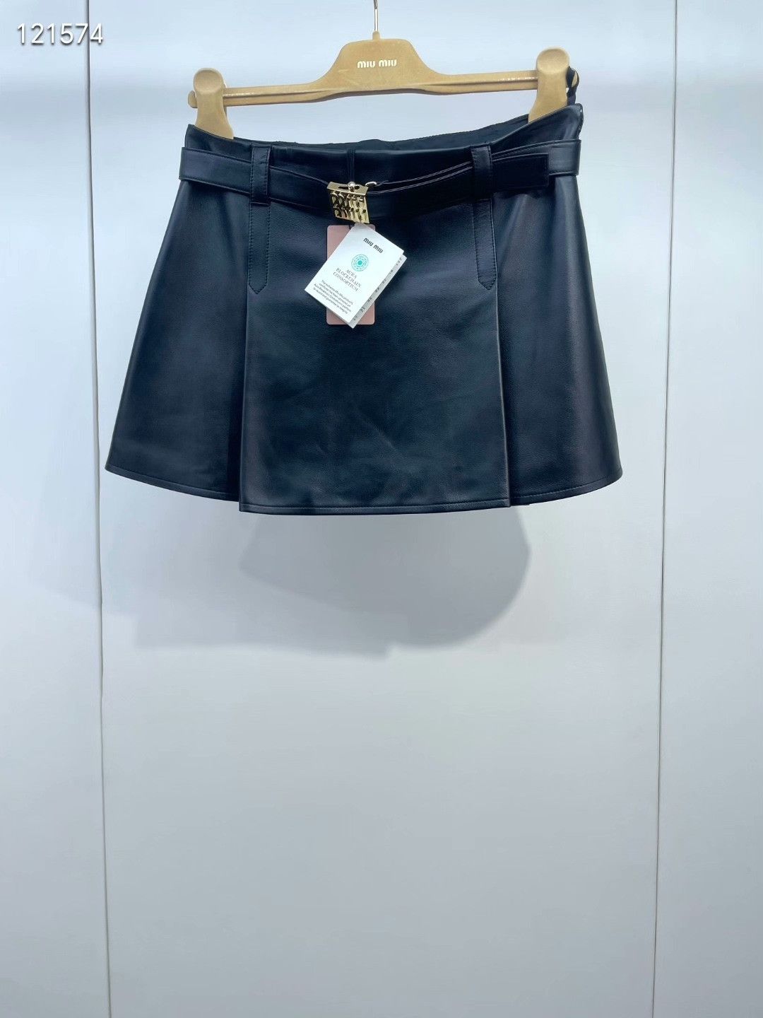 Miu Miu Miu Miu Metallic Logo Sheepskin Skirt Size 40" / US 18 - 1 Thumbnail