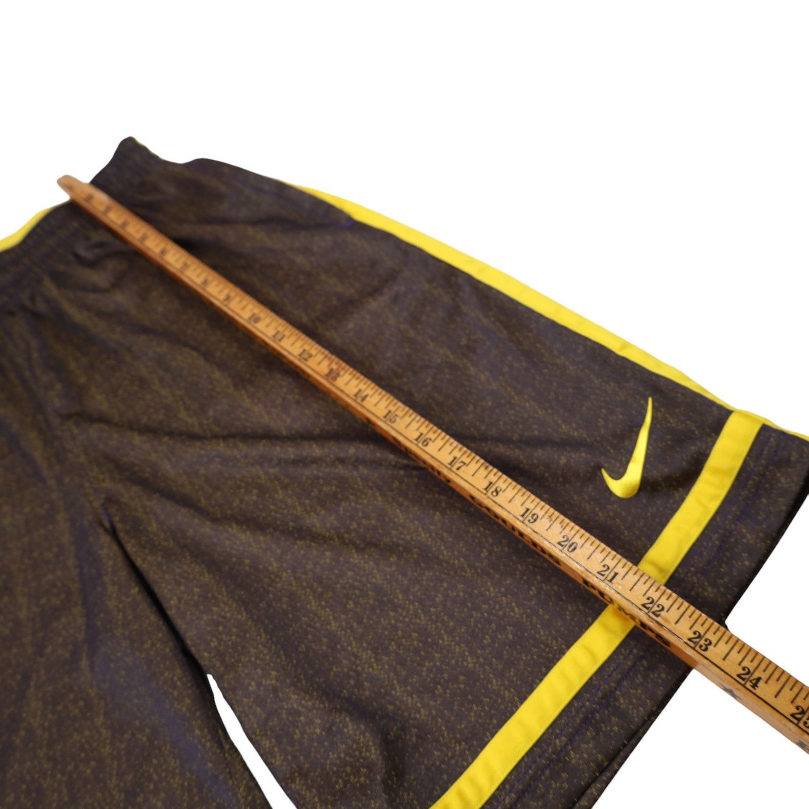 Nike × Vintage Vintage Nike Kobe Bryant Shield Logo Athletic Dri-fit Shorts Size US 30 / EU 46 - 9 Thumbnail