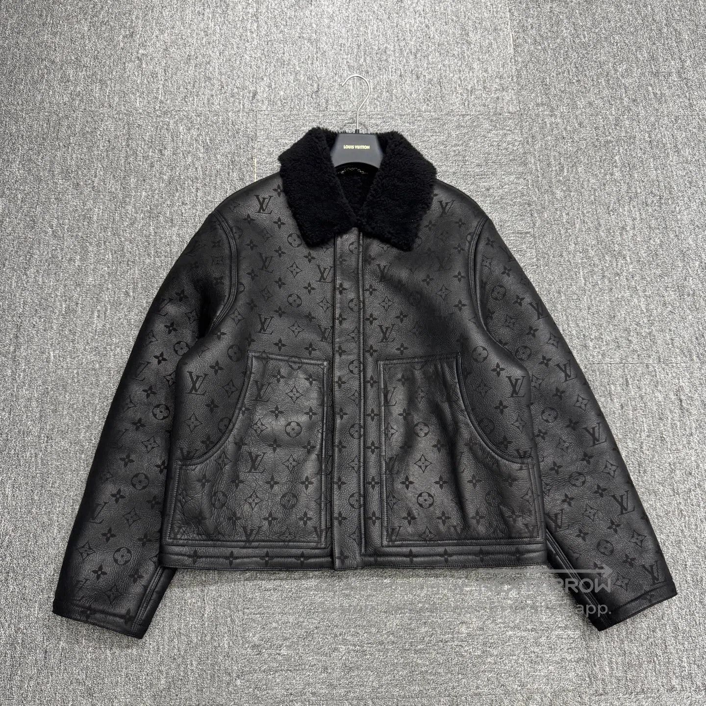 Louis Vuitton Louis Vuitton Dark patterned, aged leather fur jacket in a Size US L / EU 52-54 / 3 - 1 Thumbnail