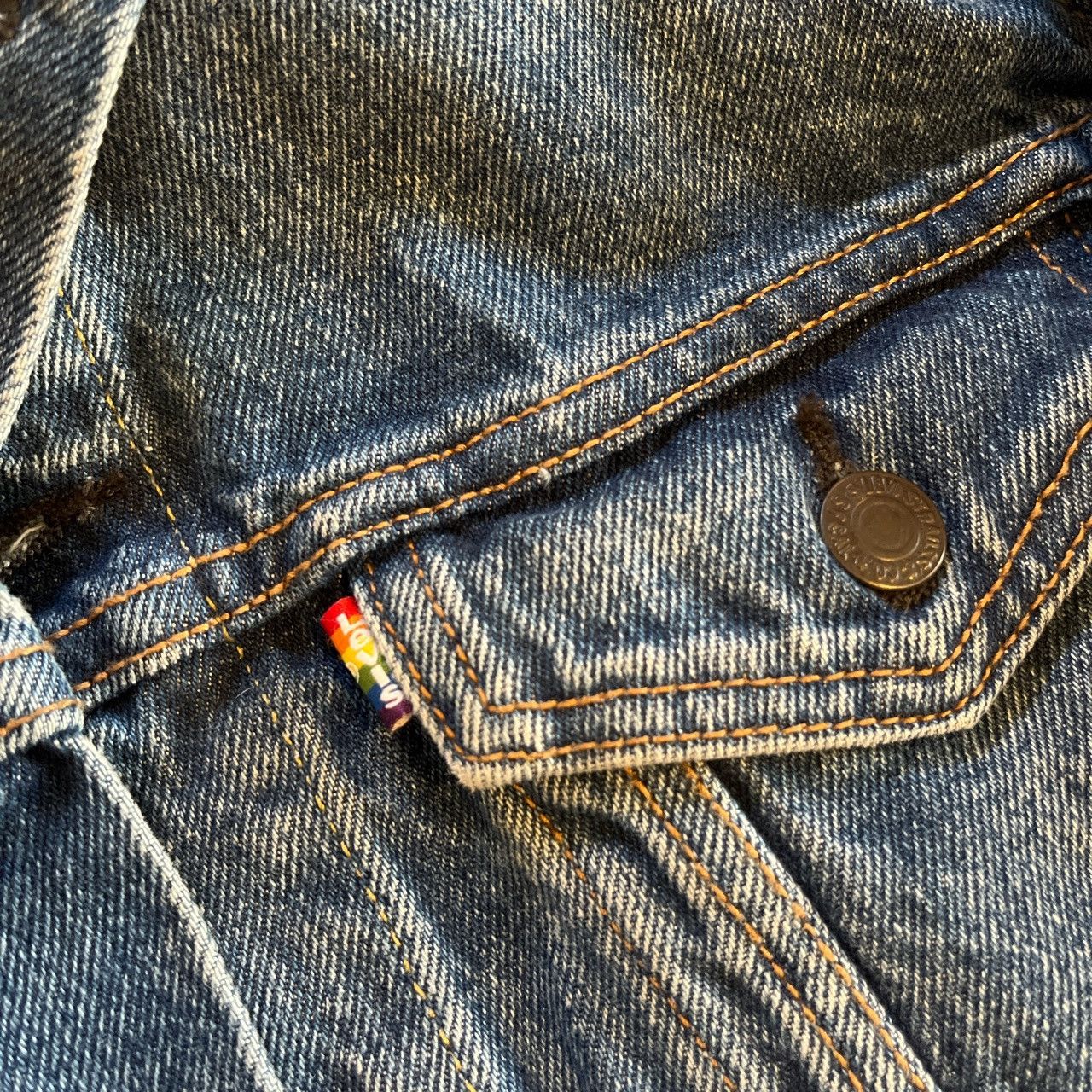 Levi's Levi’s pride edition 🌈 Size US S / EU 44-46 / 1 - 3 Thumbnail