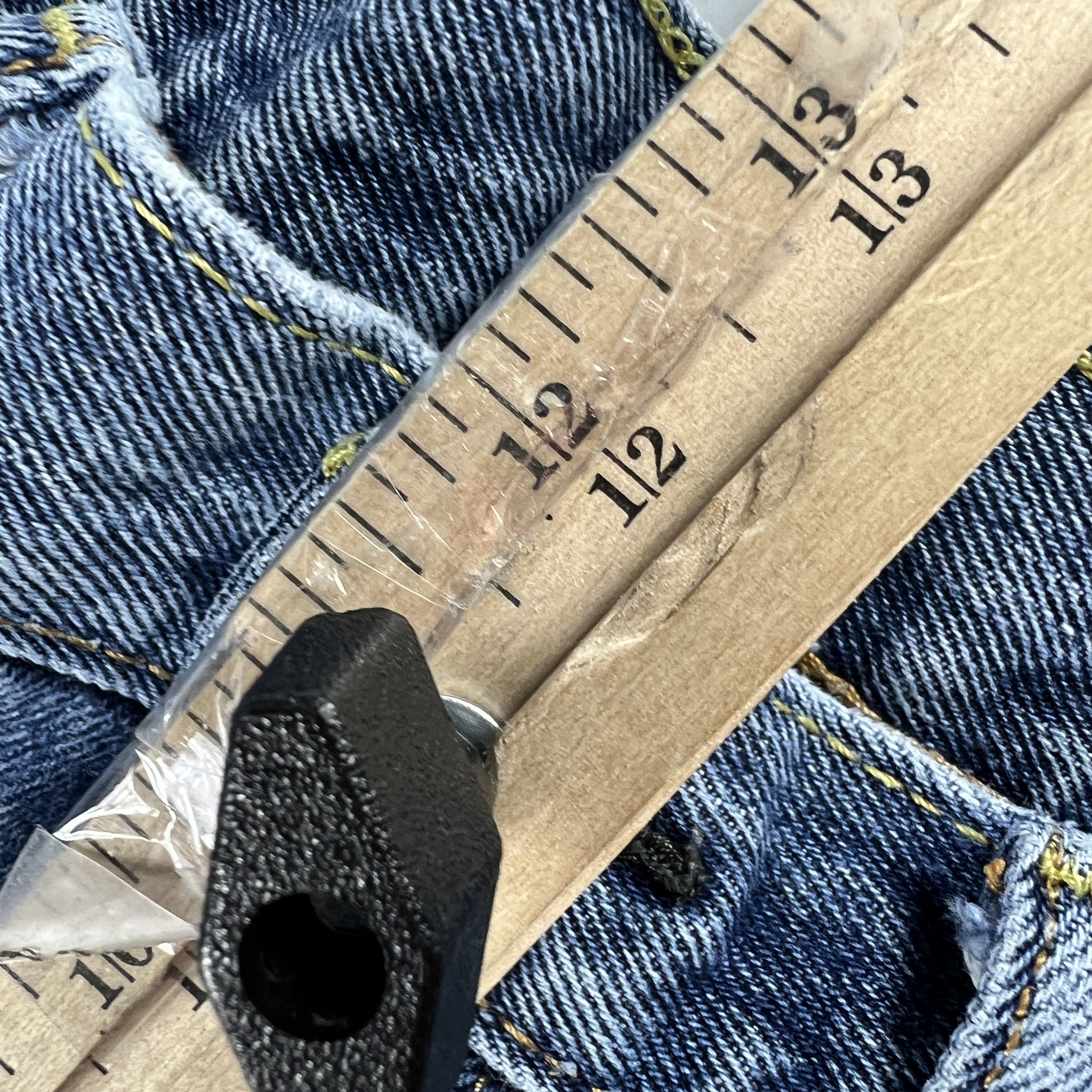 Levi's Levi's Jean Shorts 550 Relaxed Cut Off Cotton Denim Jorts Size US 33 - 16 Thumbnail