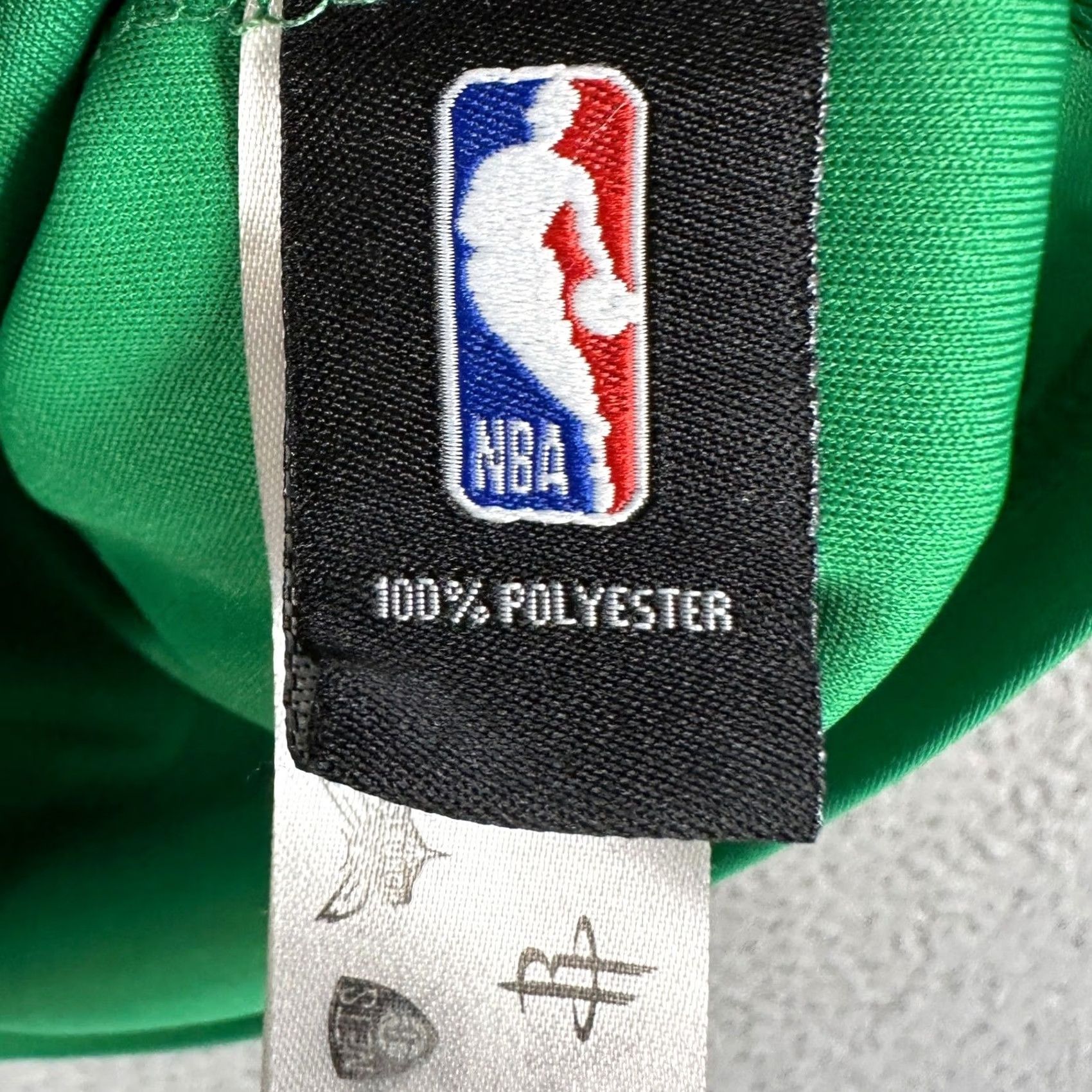 NBA UNK Boston Celtics T-Shirt Mens Small Green Long Sleeve NBA Tee EUC Size US S / EU 44-46 / 1 - 5 Thumbnail