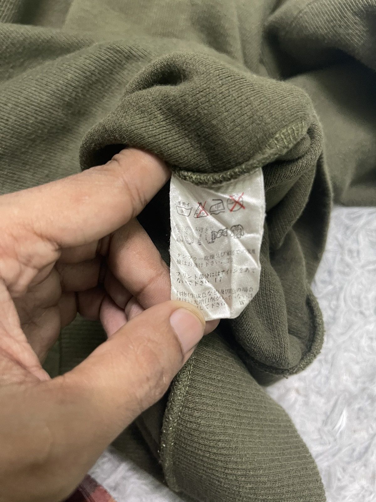 Issey Miyake 1990s ISSEY MIYAKE FADED EARTH TONE FOREST GREEN CREWNECK Size US L / EU 52-54 / 3 - 8 Thumbnail