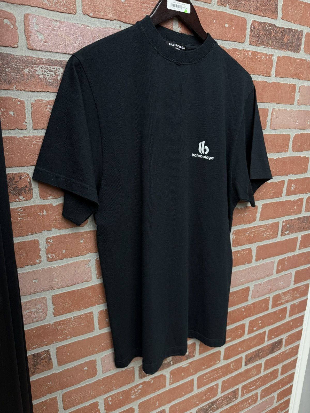 Balenciaga NEW Balenciaga Embroidered Double B Logo T-Shirt size Large Size US L / EU 52-54 / 3 - 2 Thumbnail