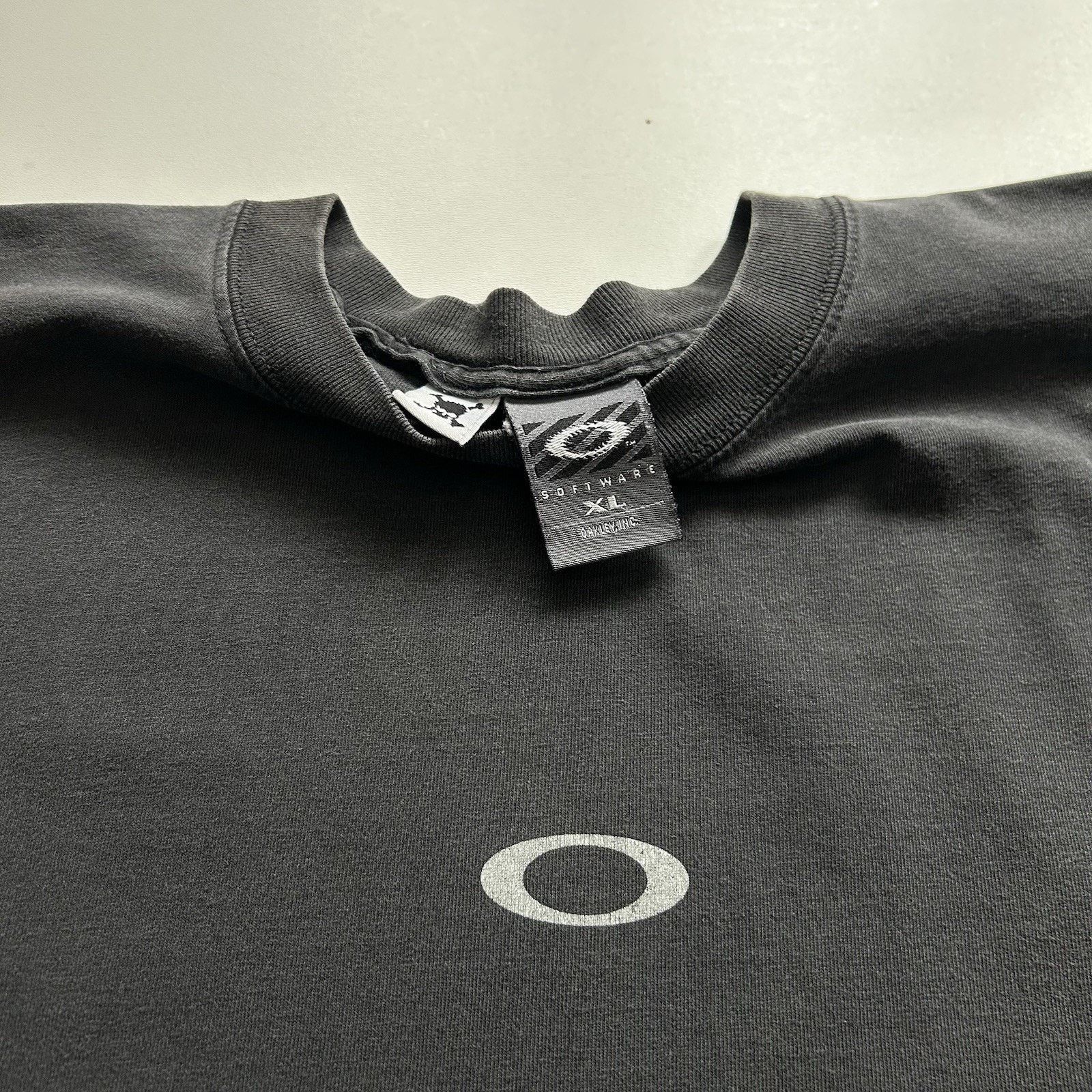 Oakley × Vintage Vintage Oakley Software T Shirt XL Y2K Eclipse Skull Faded Size US XL / EU 56 / 4 - 3 Thumbnail
