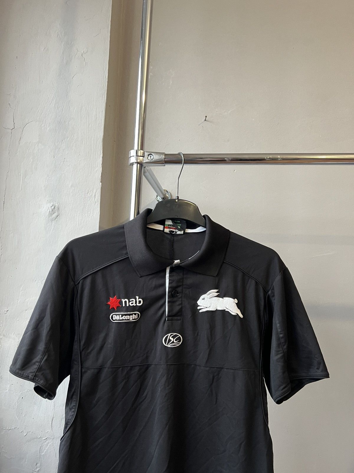 Vintage 2004 SOUTH SYDNEY RABBITOHS ISC POLO SHIRT RUGBY JERSEY SZ L Size US L / EU 52-54 / 3 - 3 Thumbnail