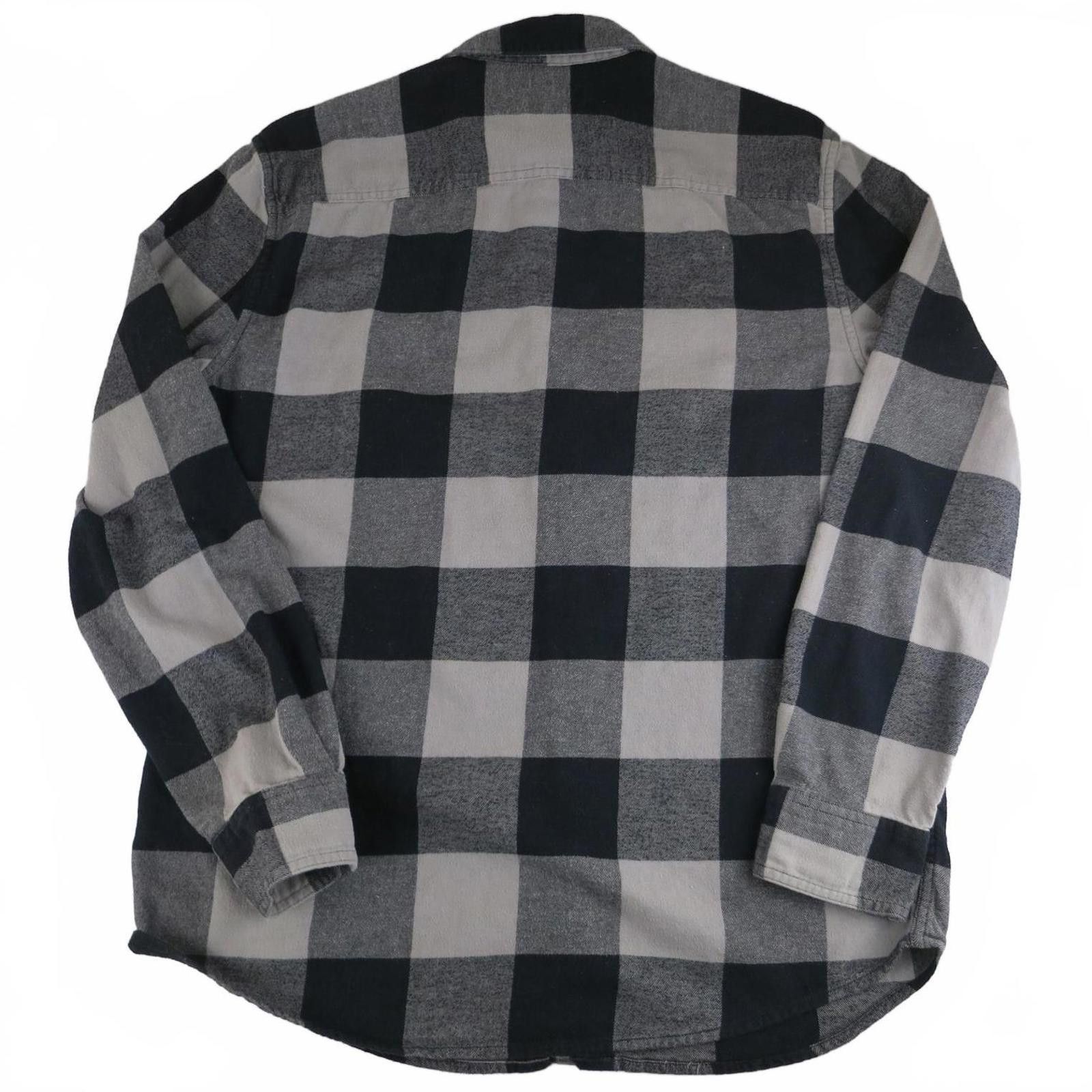 Urban Pipeline Urban Pipeline Men's Black and Gray Plaid Button-Up Size M Size US M / EU 48-50 / 2 - 6 Thumbnail