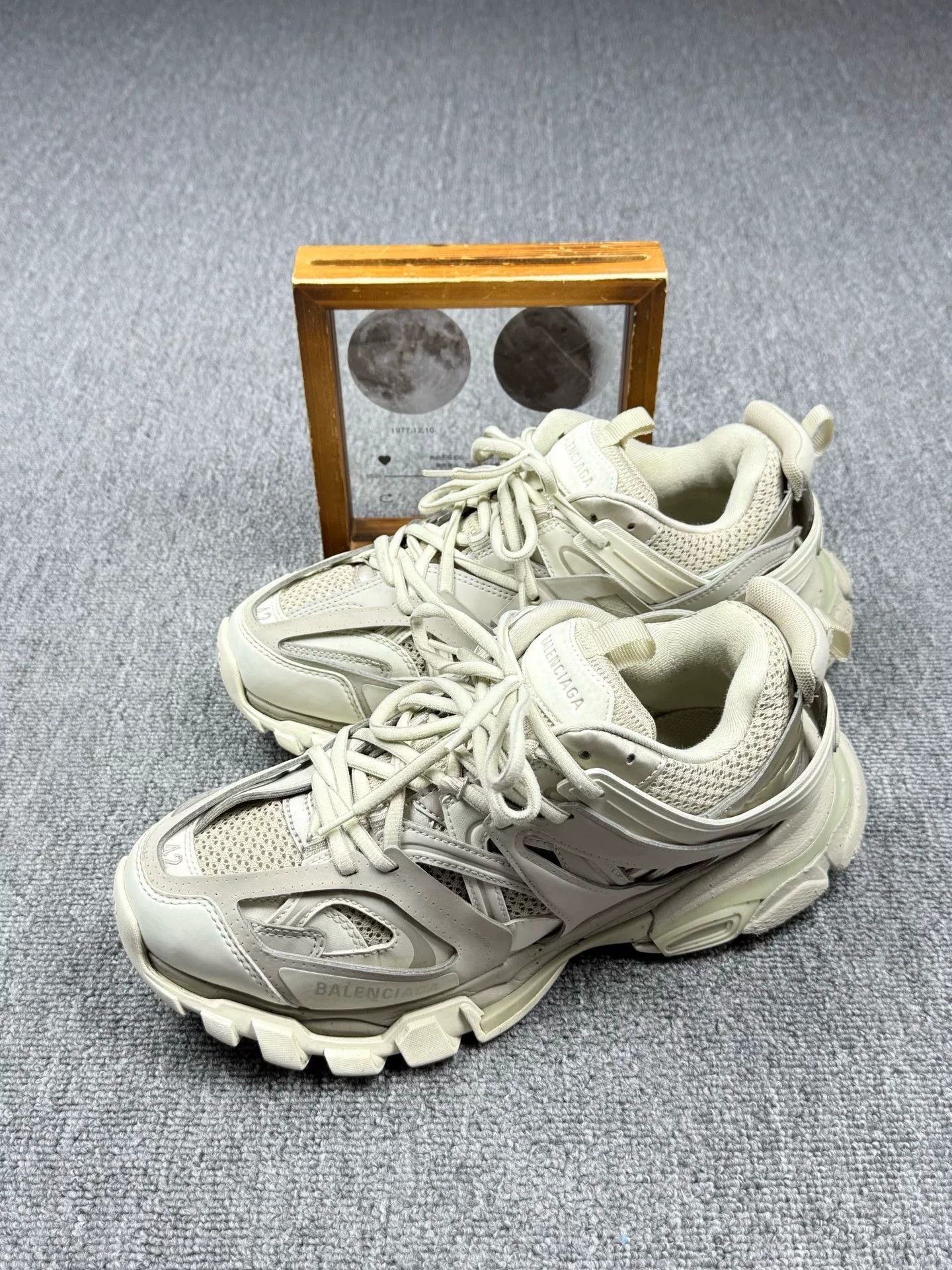 Balenciaga Balenciaga Multi Lowtop Sneakers 9 Men Size US 9 / EU 42 - 1 Thumbnail
