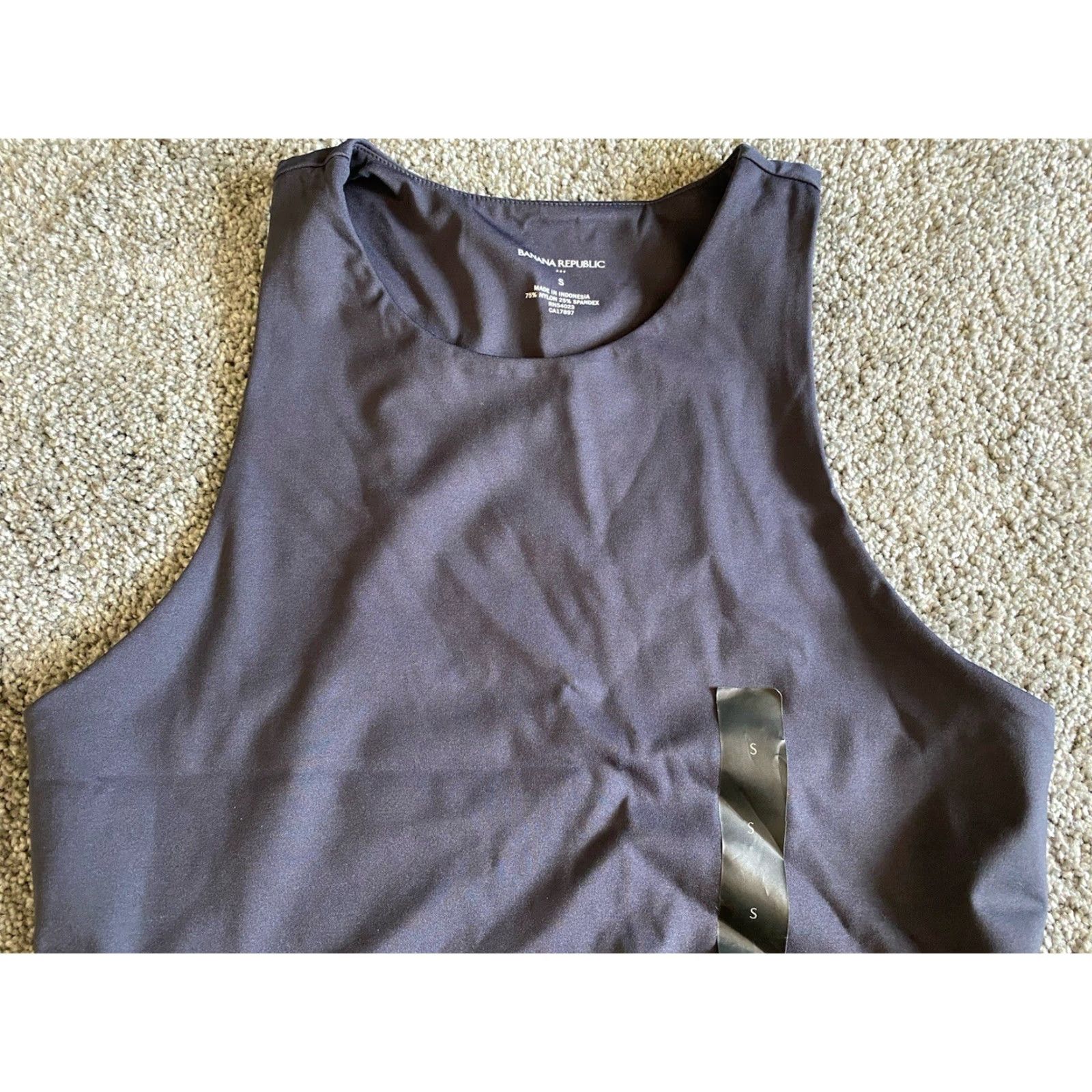 Banana Republic Banana Republic Tank Top Women S Quick Dry Stretch Sleeveless Gray Pullover Casual Workwear, Classic Preppy Designer Sports Outdoor NWT New Size S / US 4 / IT 40 - 7 Thumbnail