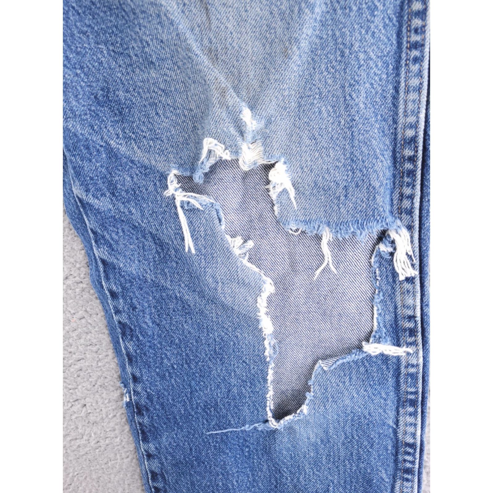 Wrangler VINTAGE Wrangler Jeans Mens 33x31 Straight Fit Distressed Ripped Grunge Destroyed Size US 33 - 2 Thumbnail