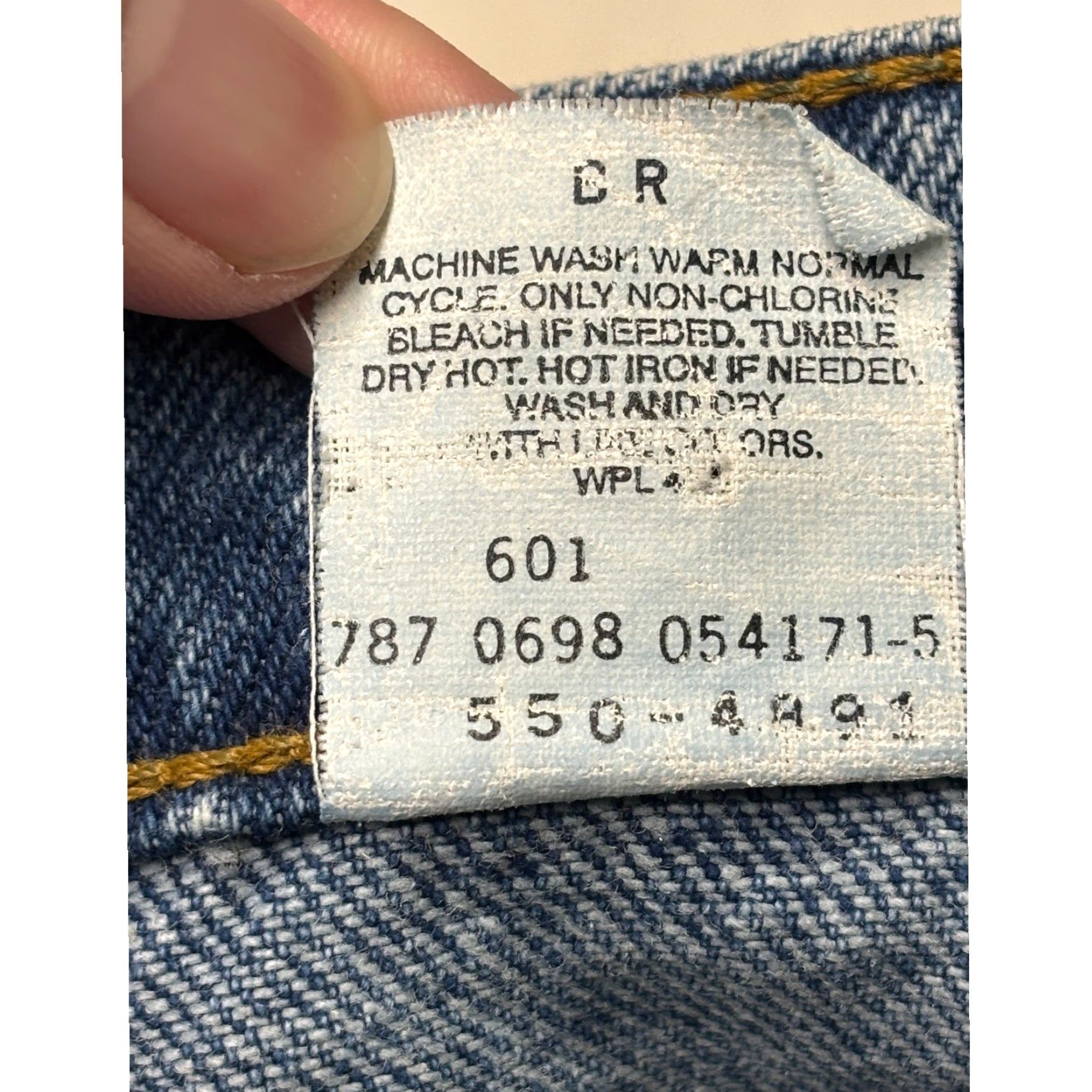 Levi's VINTAGE Levi's 550 Relaxed Fit Jeans Blue Denim W34 L30 Distressed Raw Hem Jeans Men 34 550 Distressed Raw Hem 90s Vintage Levis 600 Series Size US 34 / EU 50 - 6 Thumbnail