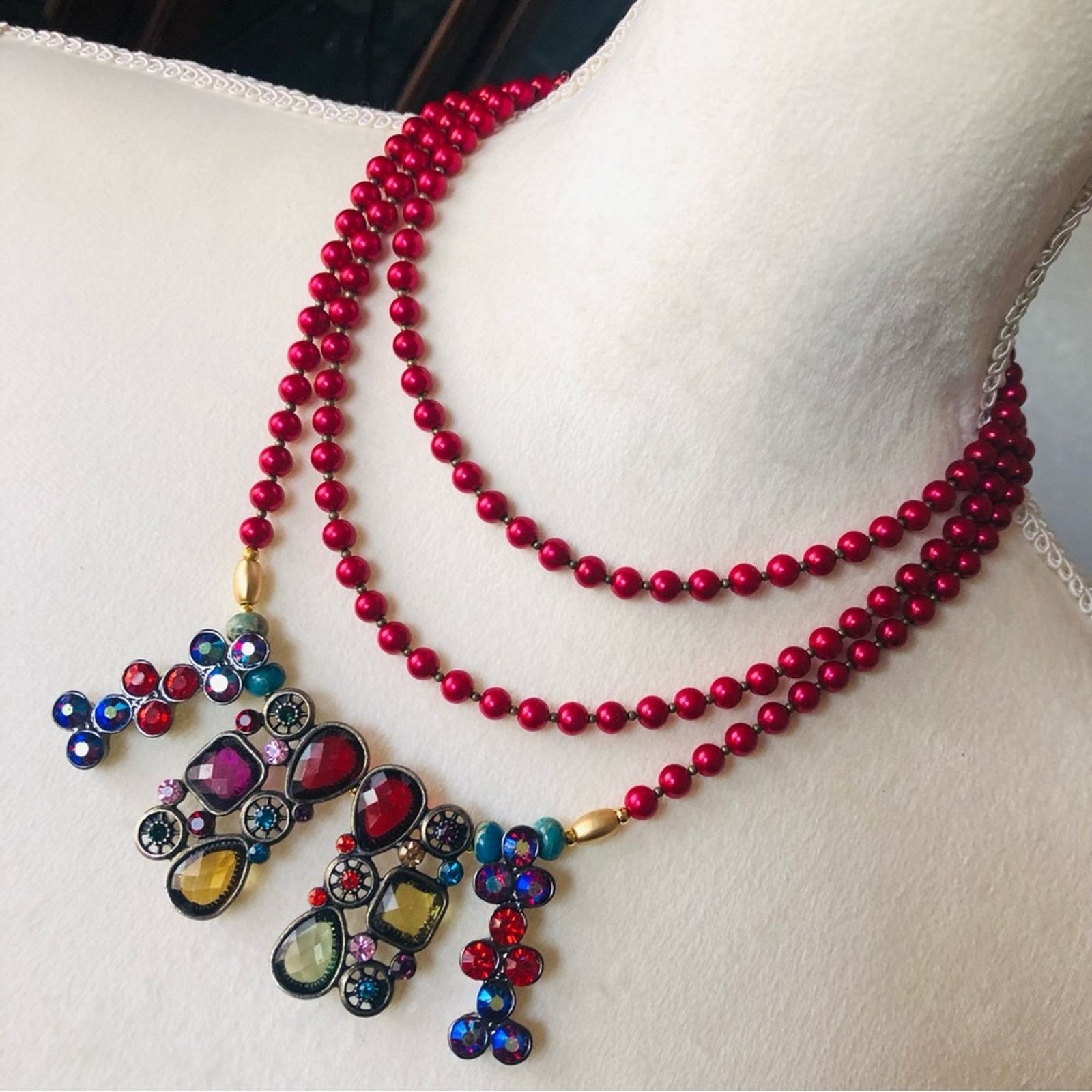 Handmade Handcrafted repurpose red sparkle Pearl ruby clasp necklace Size ONE SIZE - 1 Thumbnail