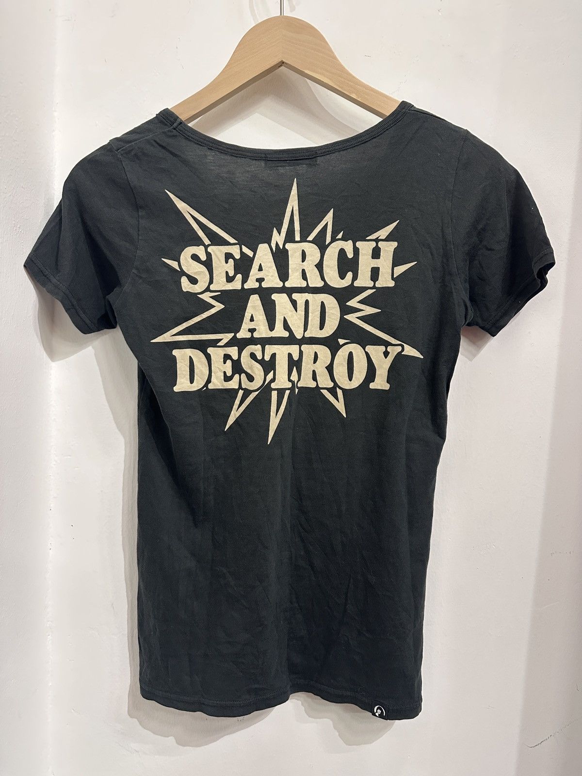 Hysteric Glamour 00s Hysteric Glamour “Search And Destroy” Graphic T-Shirt Size US S / EU 44-46 / 1 - 2 Thumbnail