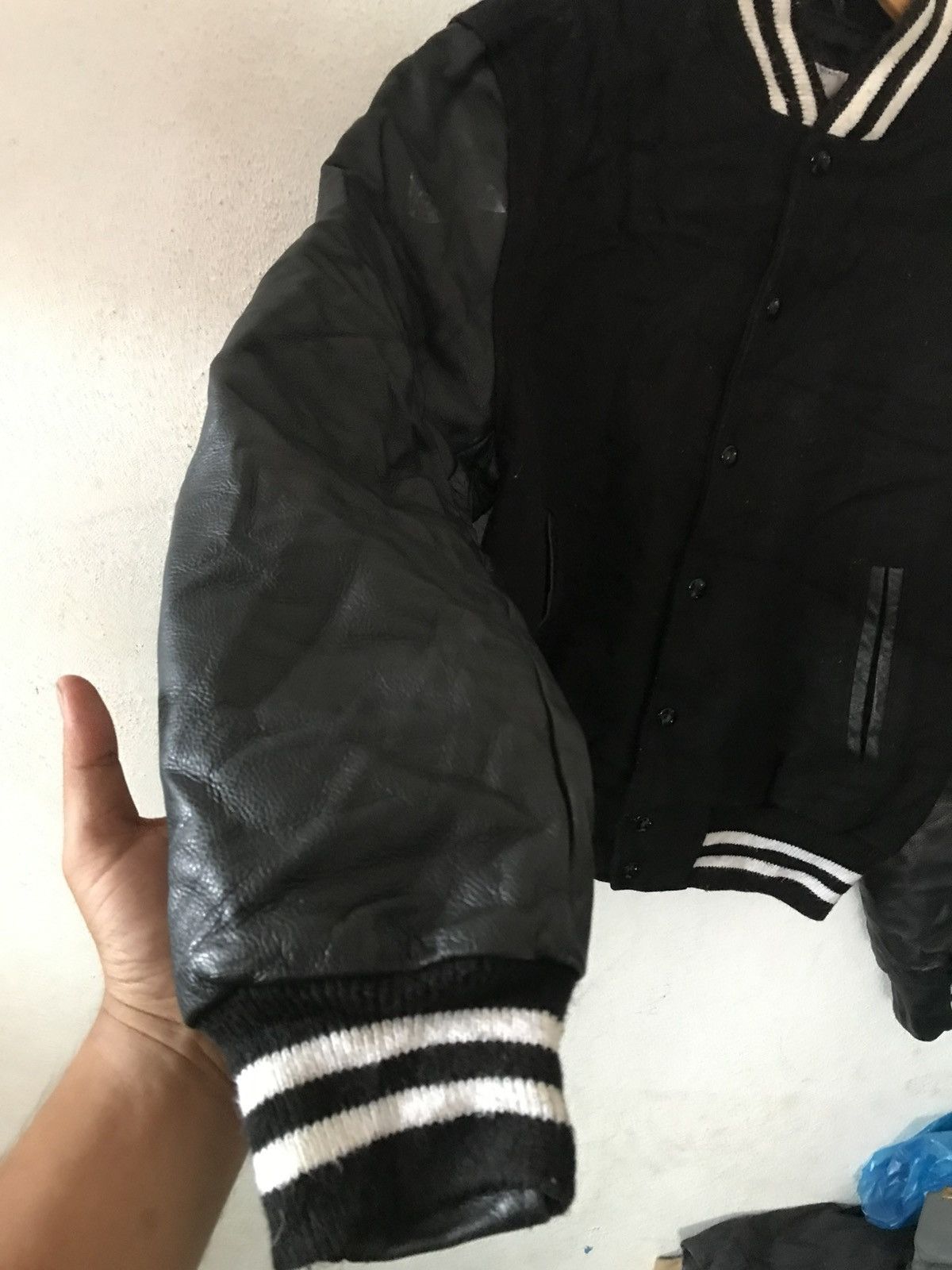 Vintage PLAIN VINTAGE BLACK VARSITY MADE IN USA Size US M / EU 48-50 / 2 - 4 Thumbnail