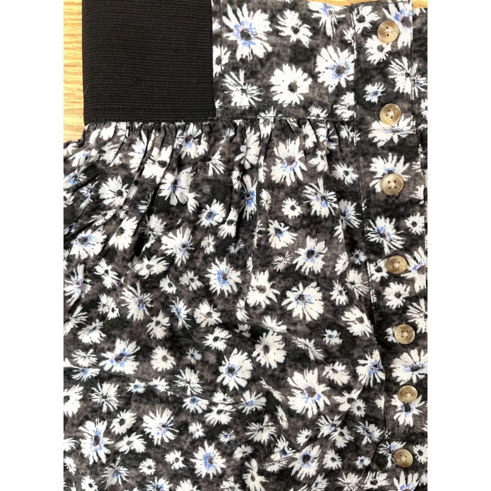 American Eagle Outfitters American Eagle Outfitters Skirt Womens Small Black Floral Button Front Short Mini Lined Size 28" / US 6 / IT 42 - 6 Thumbnail