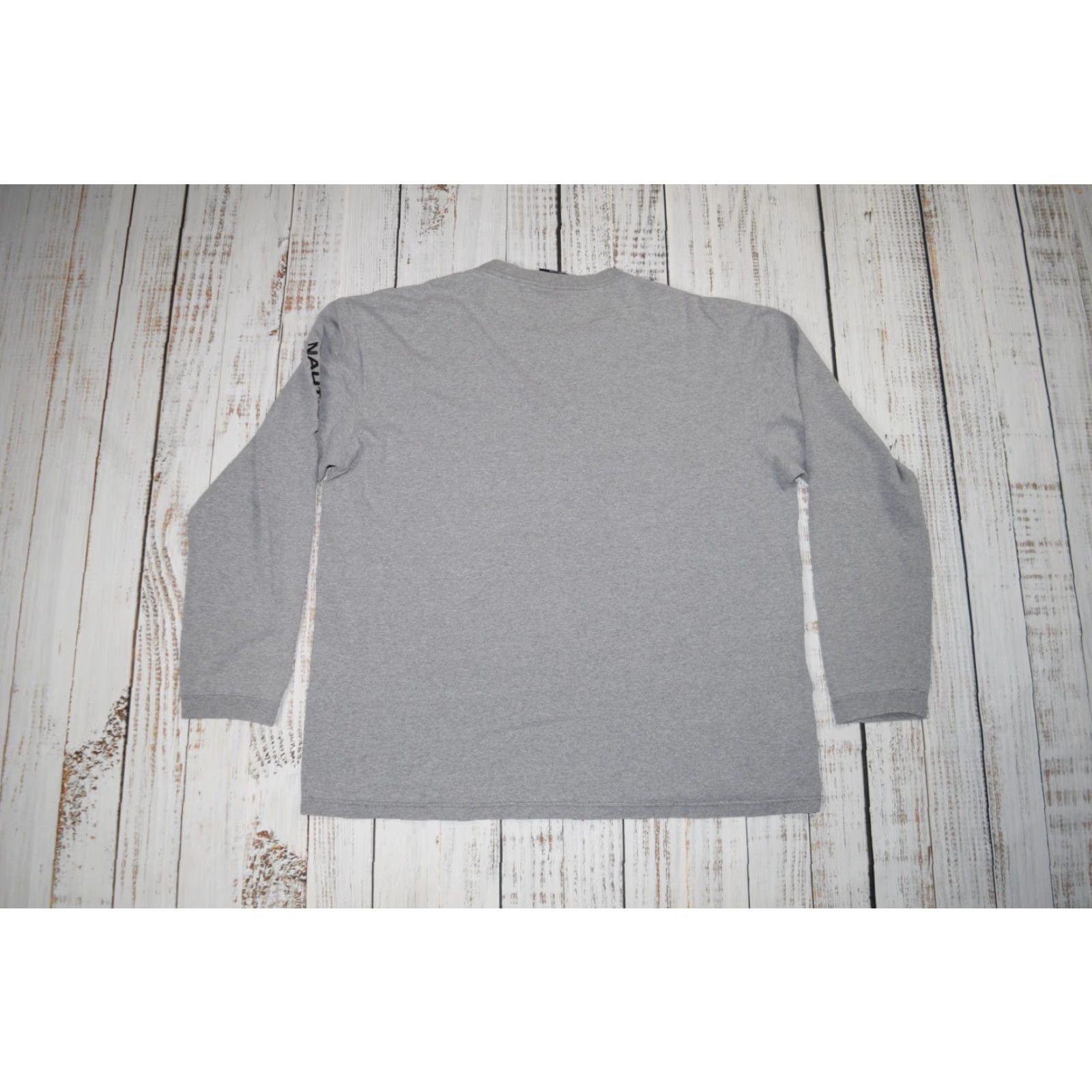 Nautica VINTAGE Nautica COMPETITION USA CREWNECK LONG SLEEVE SHIRT TEE MENS L Gray Cotton Jersey Heavyweight YACHT Logo 90s USA Sailboat Fishing Size US L / EU 52-54 / 3 - 6 Thumbnail