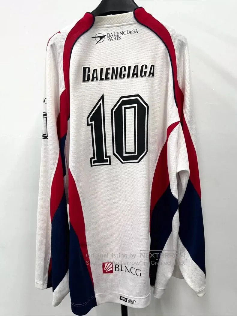 Balenciaga Balenciaga Red and White Hockey Jersey M Size. Size US M / EU 48-50 / 2 - 6 Thumbnail