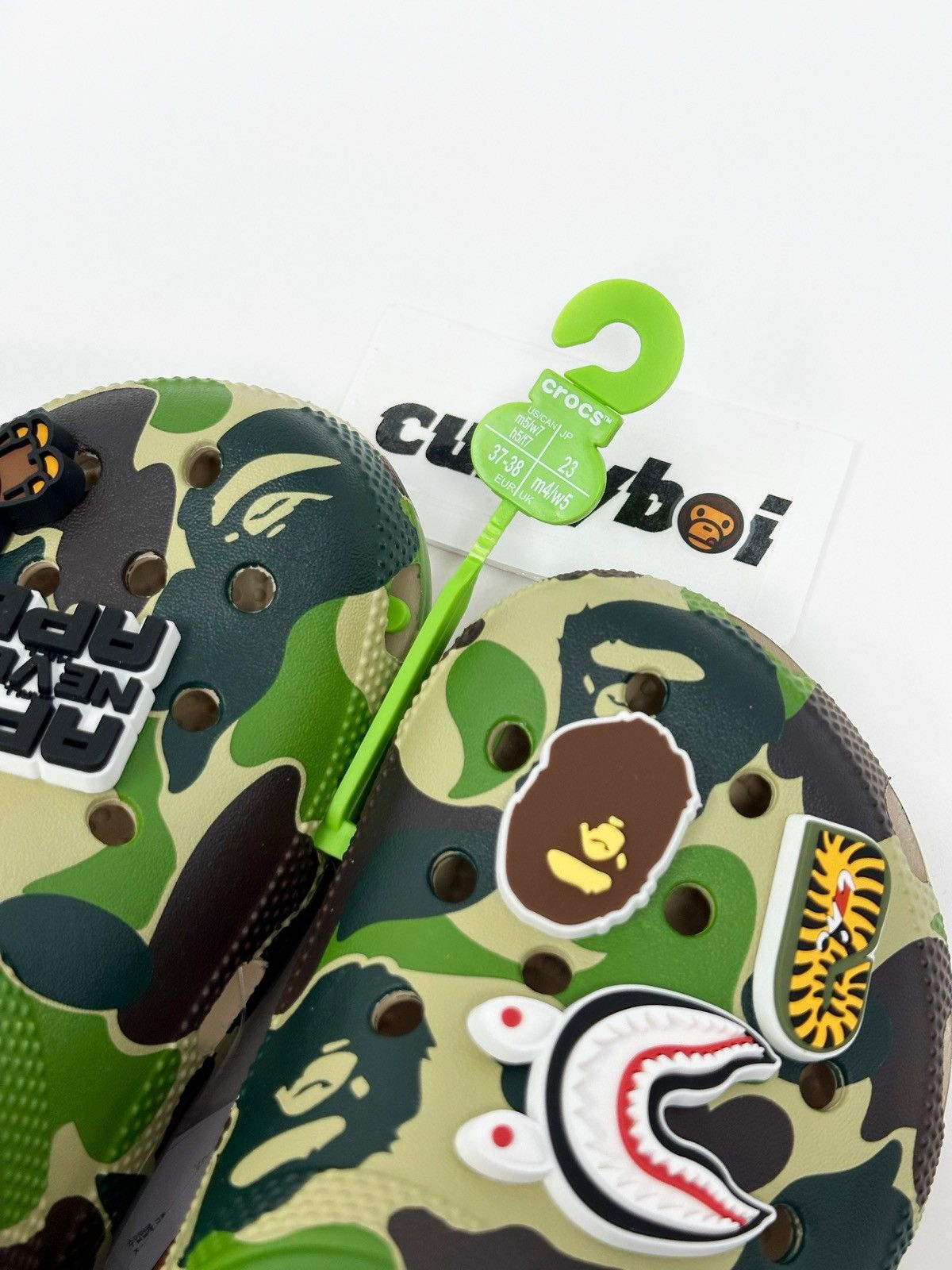 Bape × Crocs Crocs Classic Clog A Bathing Ape ABC Camo Green Size US 5 / EU 37 - 8 Thumbnail