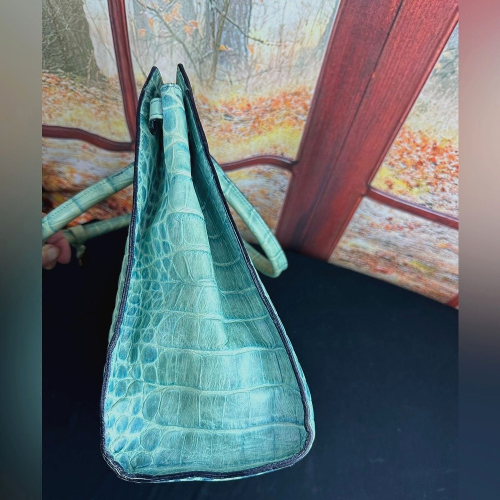 Dooney & Bourke Dooney & Bourke Green Crocodile Embossed Shoulder Bag Size ONE SIZE - 9 Thumbnail