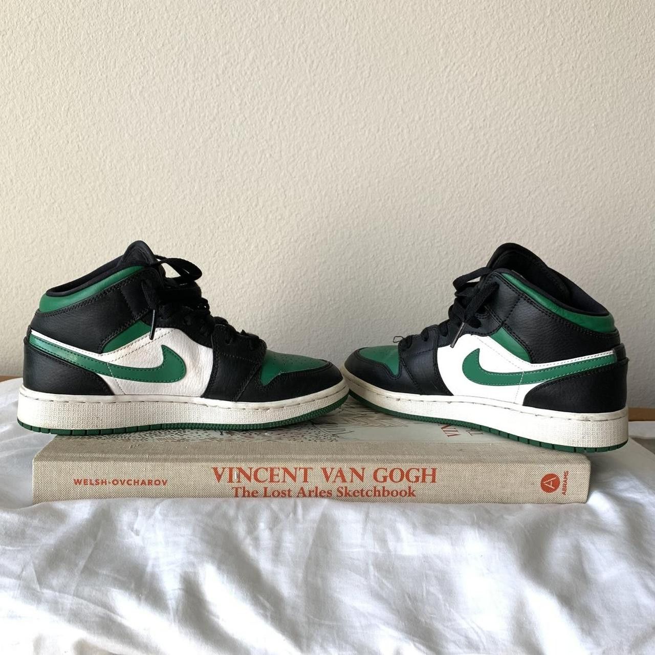 Nike Nike Air Jordan 1 pine green Boys 5.5 Women's 7 Size US 7 / IT 37 - 5 Thumbnail