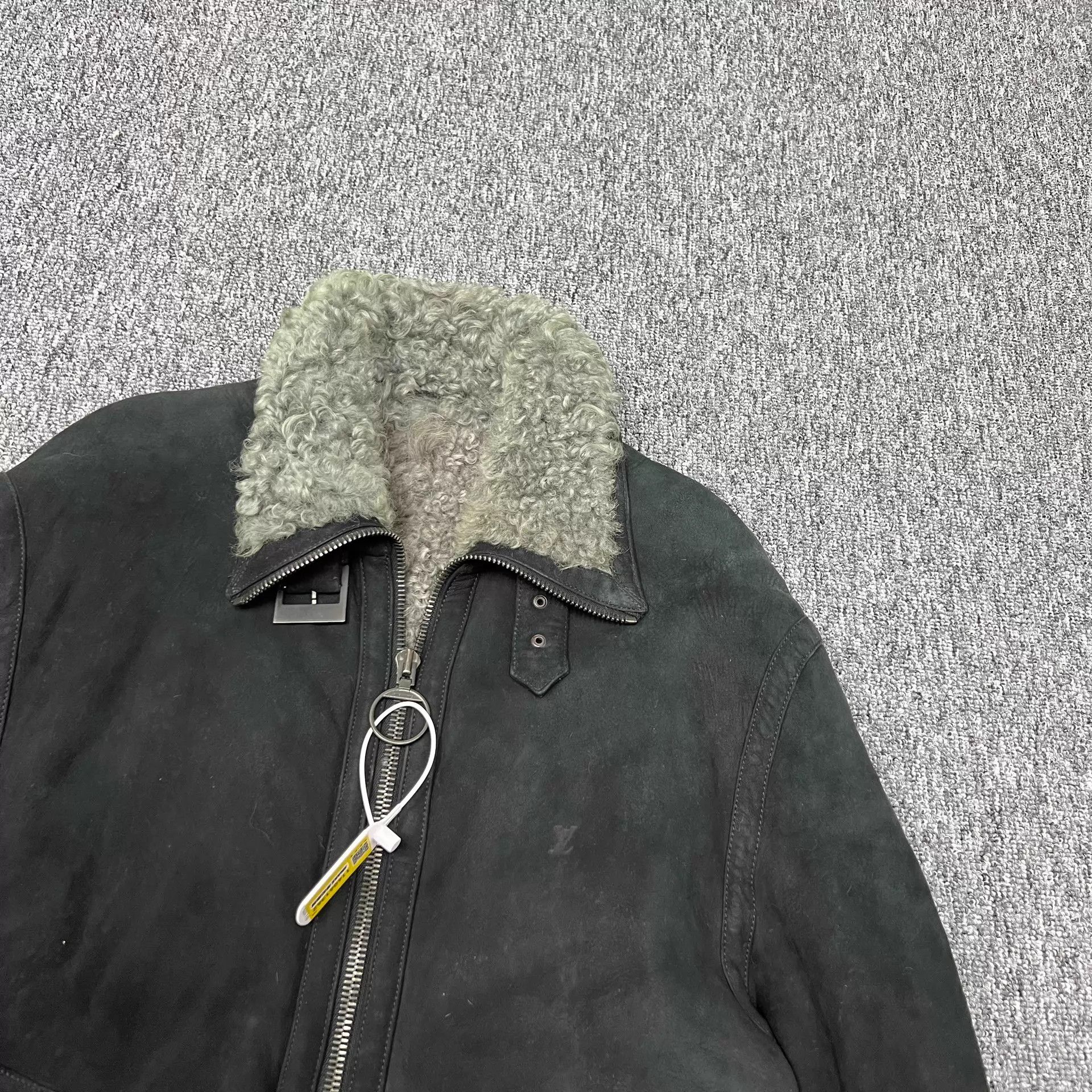 Louis Vuitton LV Shearling Lambskin Multi-Tone Logo Jacket 48 Size US M / EU 48-50 / 2 - 4 Thumbnail
