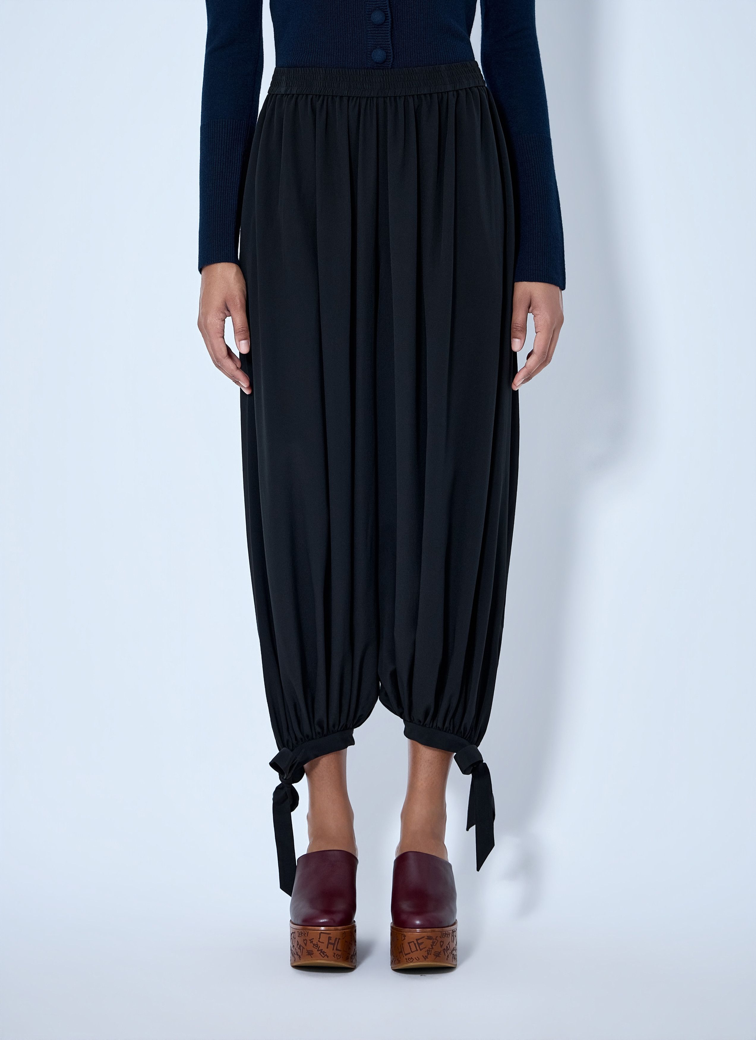 Chloé Fluid Pleated Pants In Crêpe De Chine (Fr 34) in Black, Women's (Size 25)