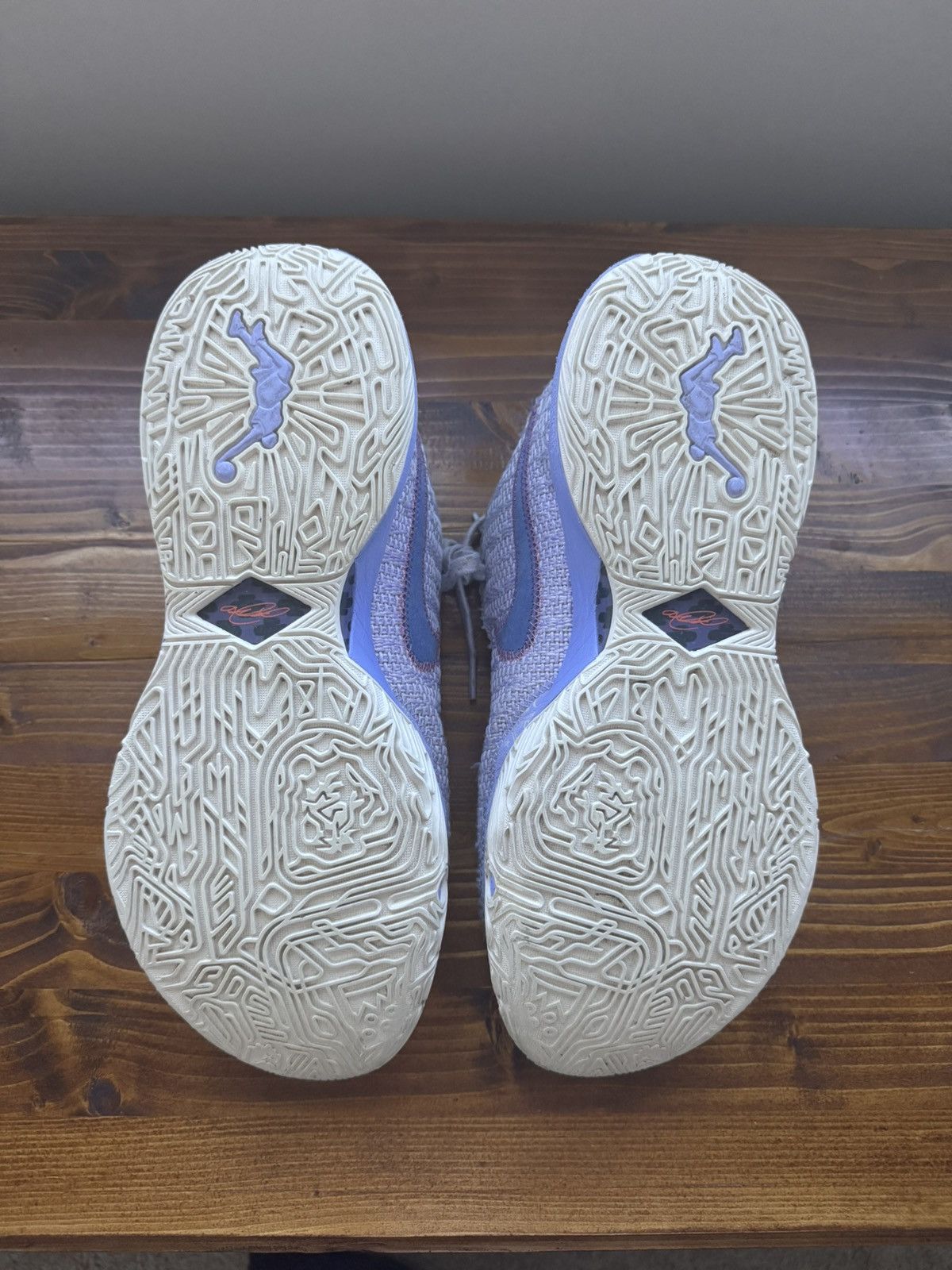 Nike Lebron 20 Purple/Gold Size 11 Size US 11 / EU 44 - 6 Thumbnail