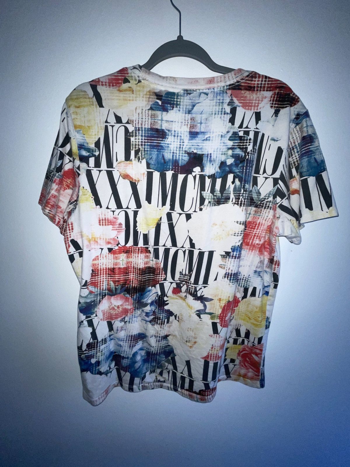 Guess GUESS floral flannel numeral tee🇬🇧 Size US M / EU 48-50 / 2 - 3 Thumbnail