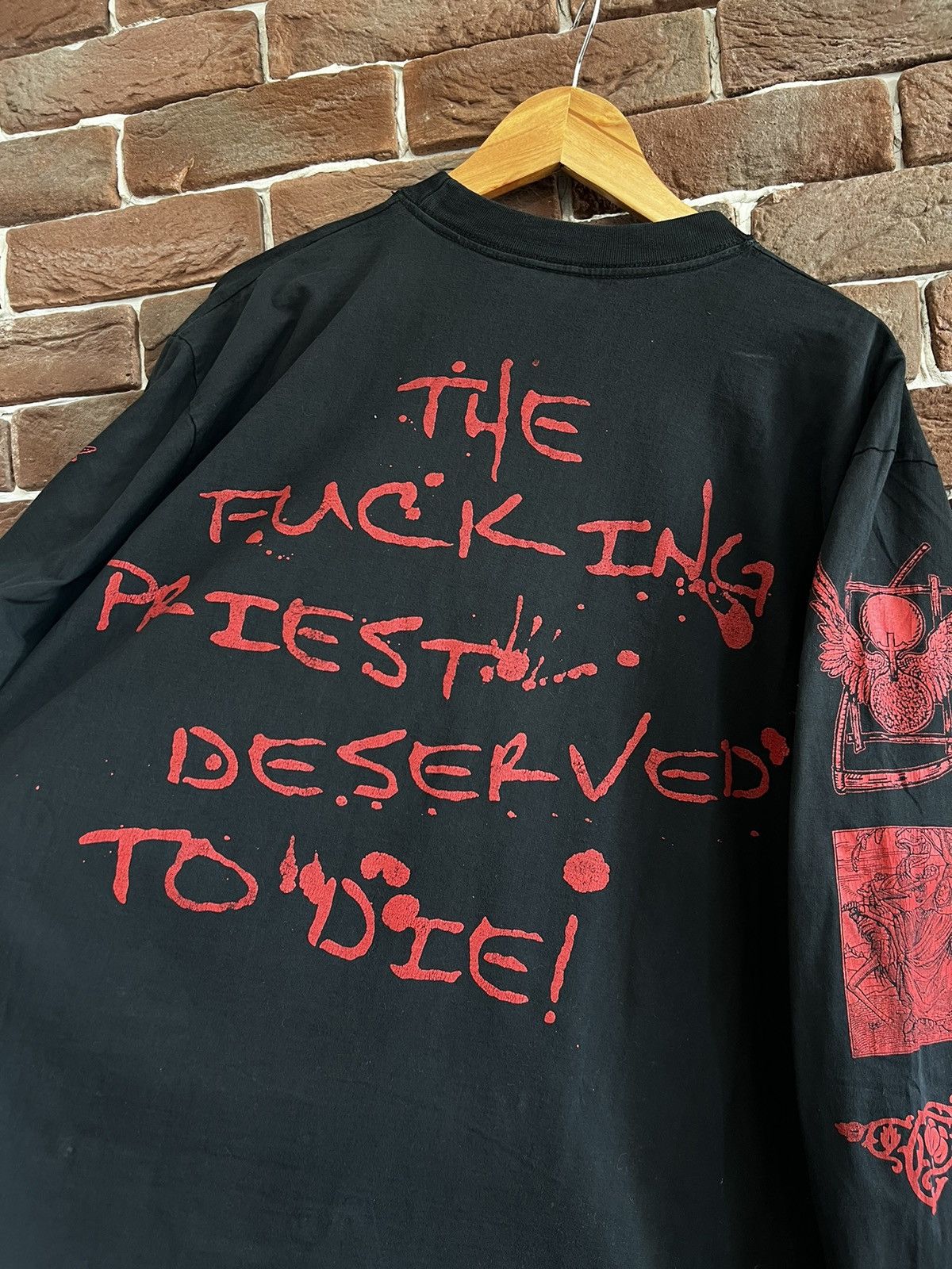 Band Tees Vintage 90s Cradle of Filth Cruelty Priest Metal Band Tshirt Size US XL / EU 56 / 4 - 6 Thumbnail