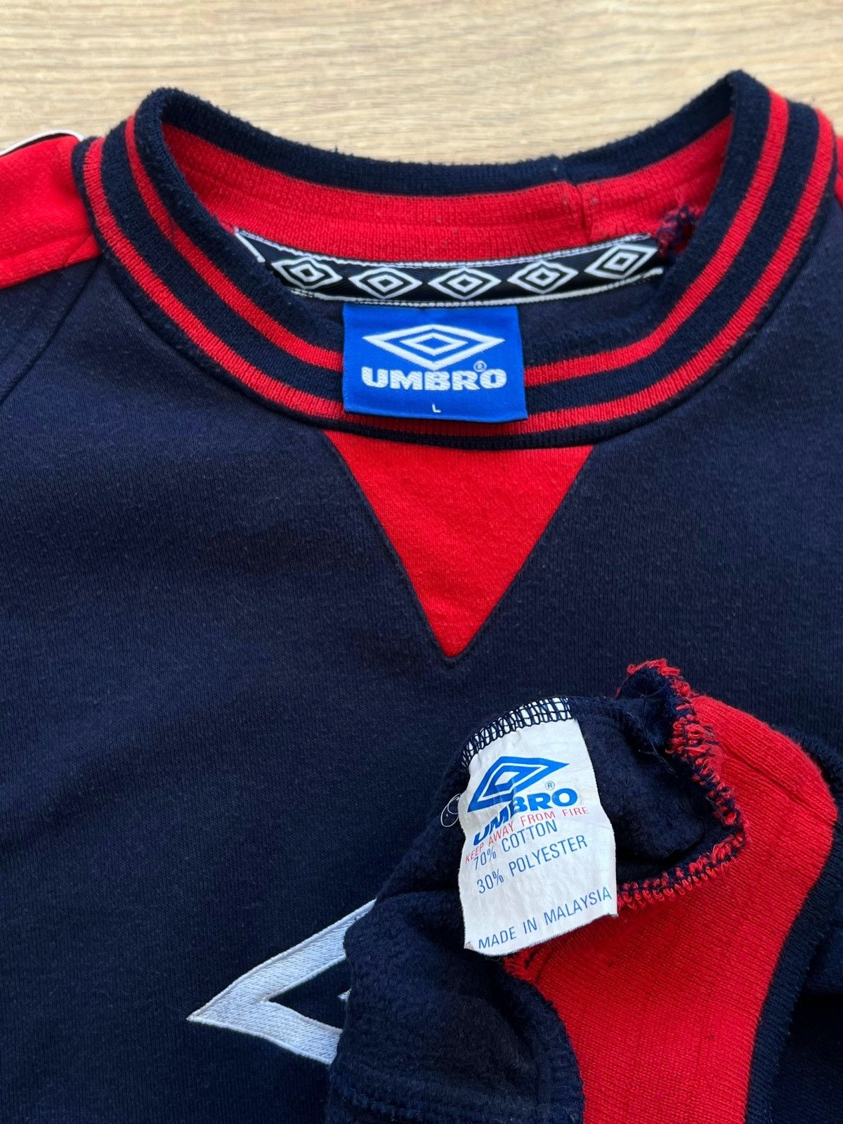 Umbro Umbro Vintage Sweatshirt Crewneck Center Logo 90's Size US L / EU 52-54 / 3 - 5 Thumbnail