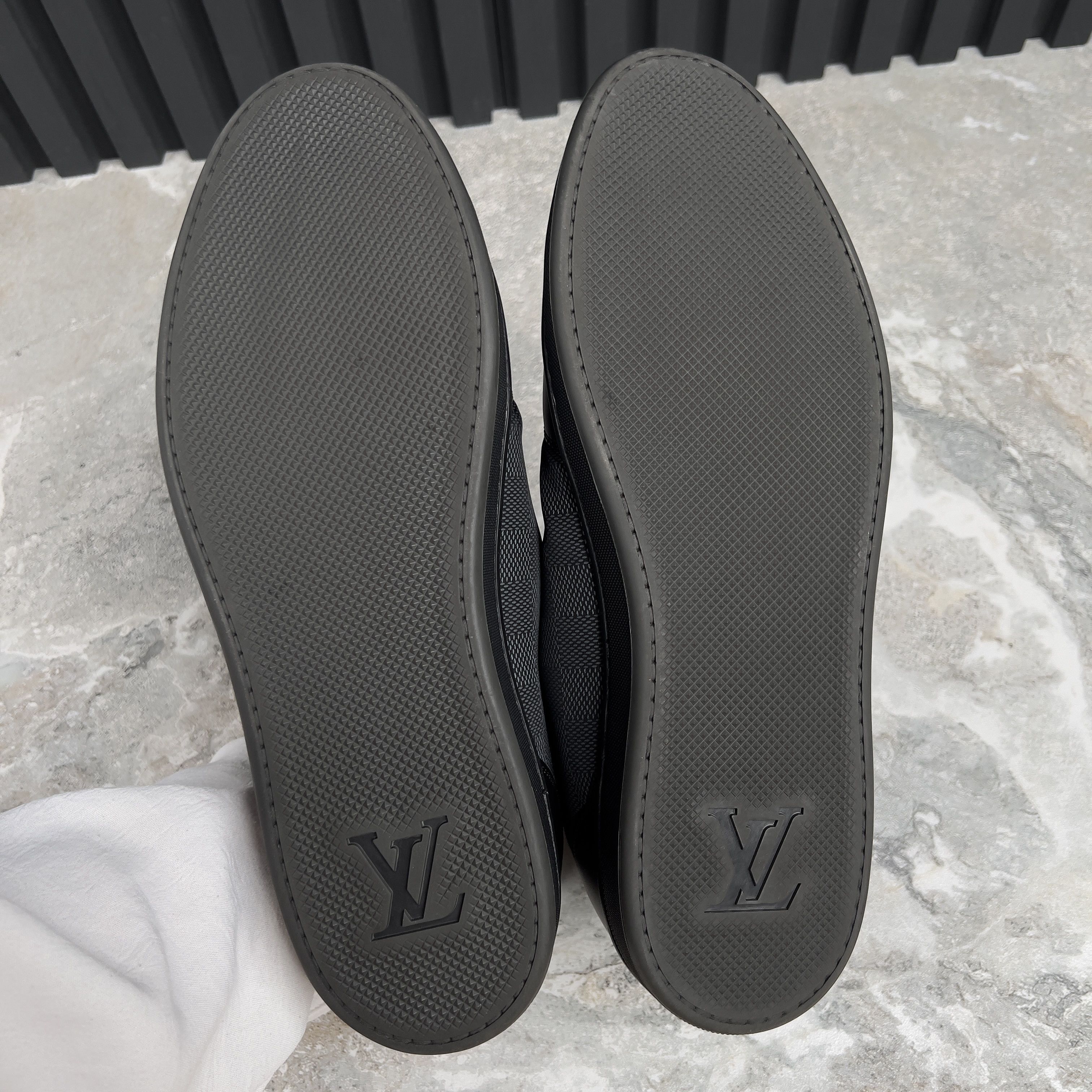 Louis Vuitton Louis Vuitton Offshore Sneakers Damier Black Nylon Size US 12 / EU 45 - 11 Thumbnail